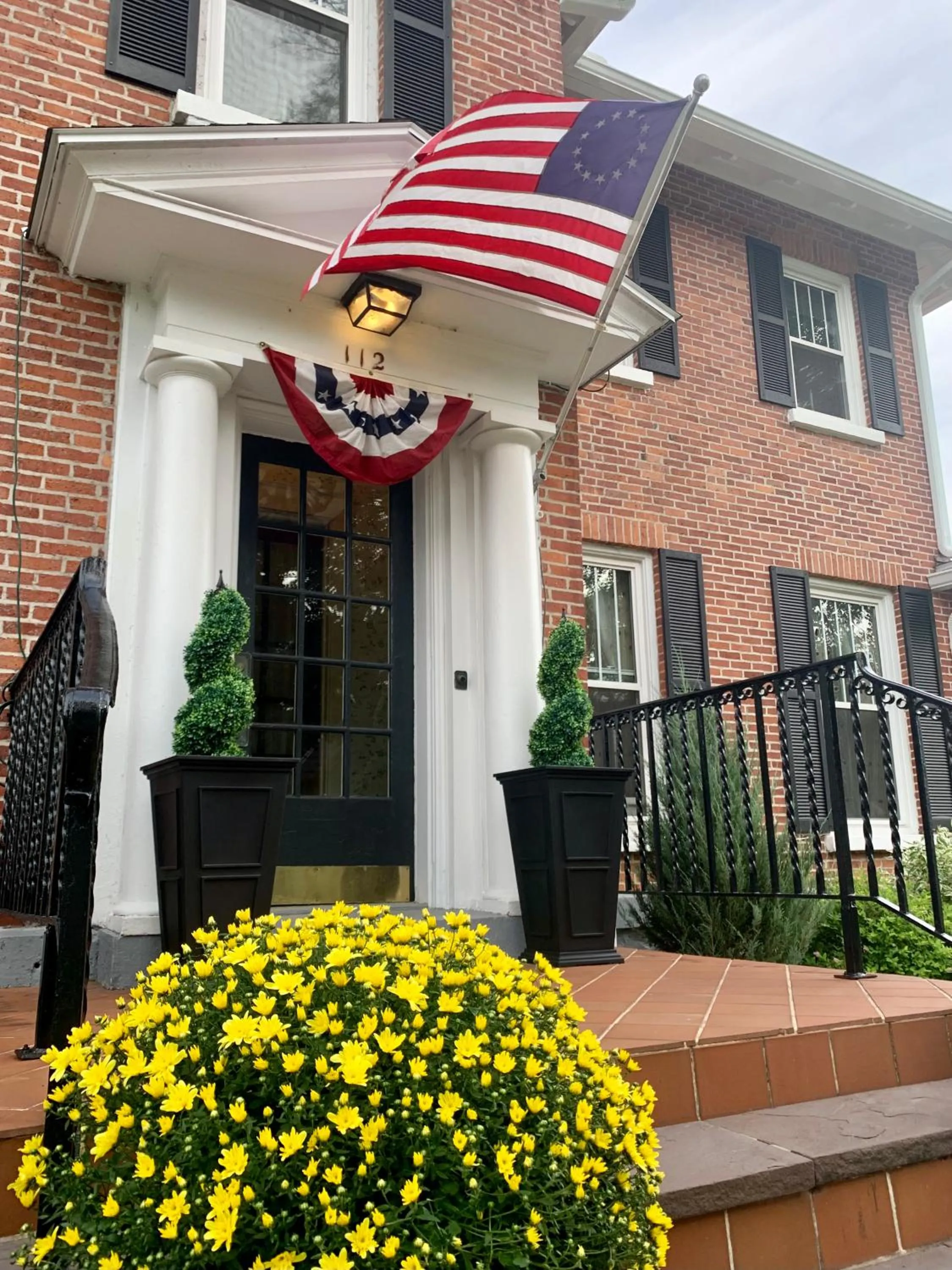 Property building in Grand Colonial Bed and Breakfast