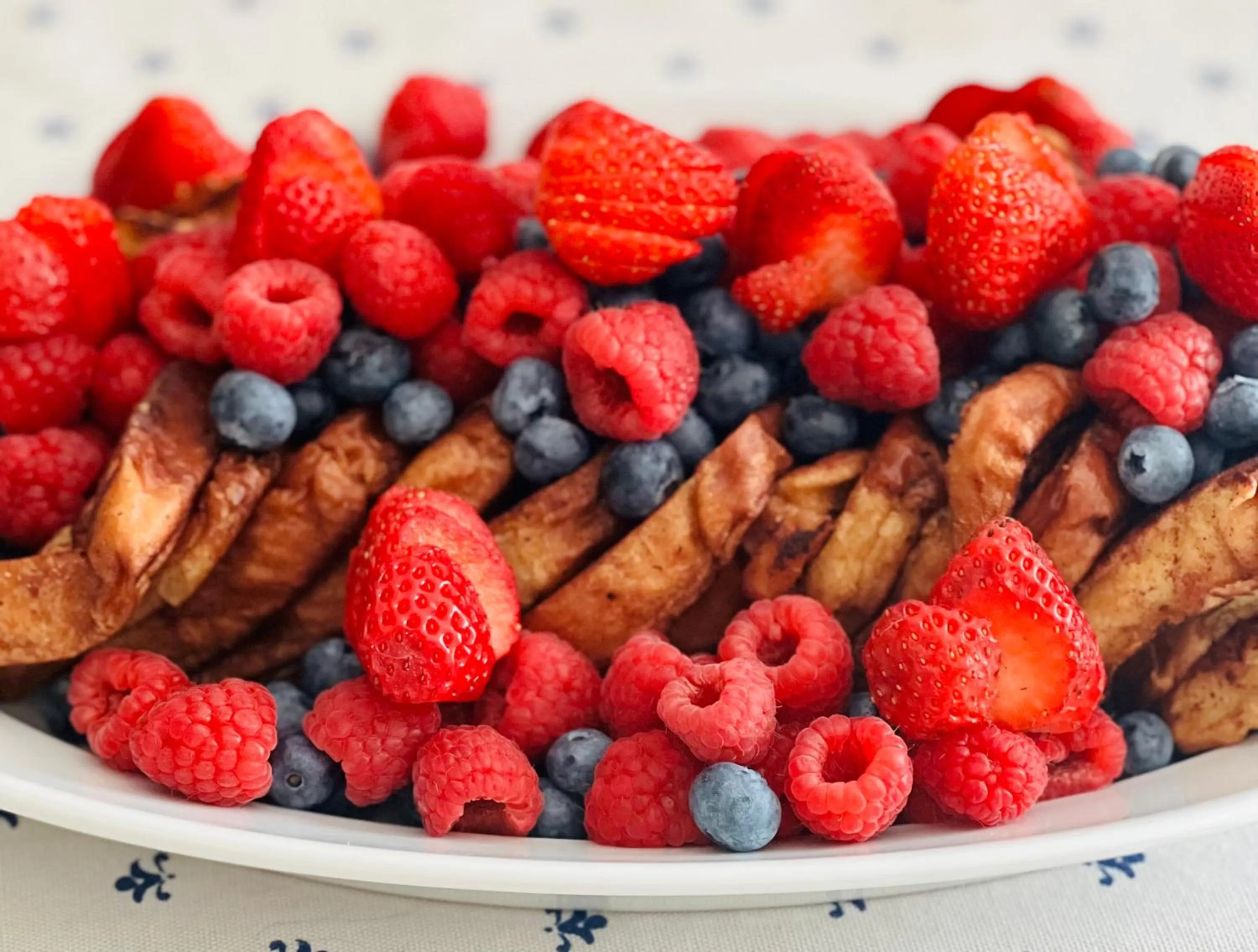 Breakfast in Grand Colonial Bed and Breakfast