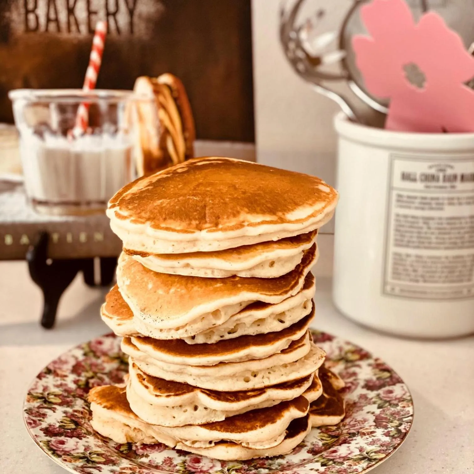 Breakfast in Grand Colonial Bed and Breakfast