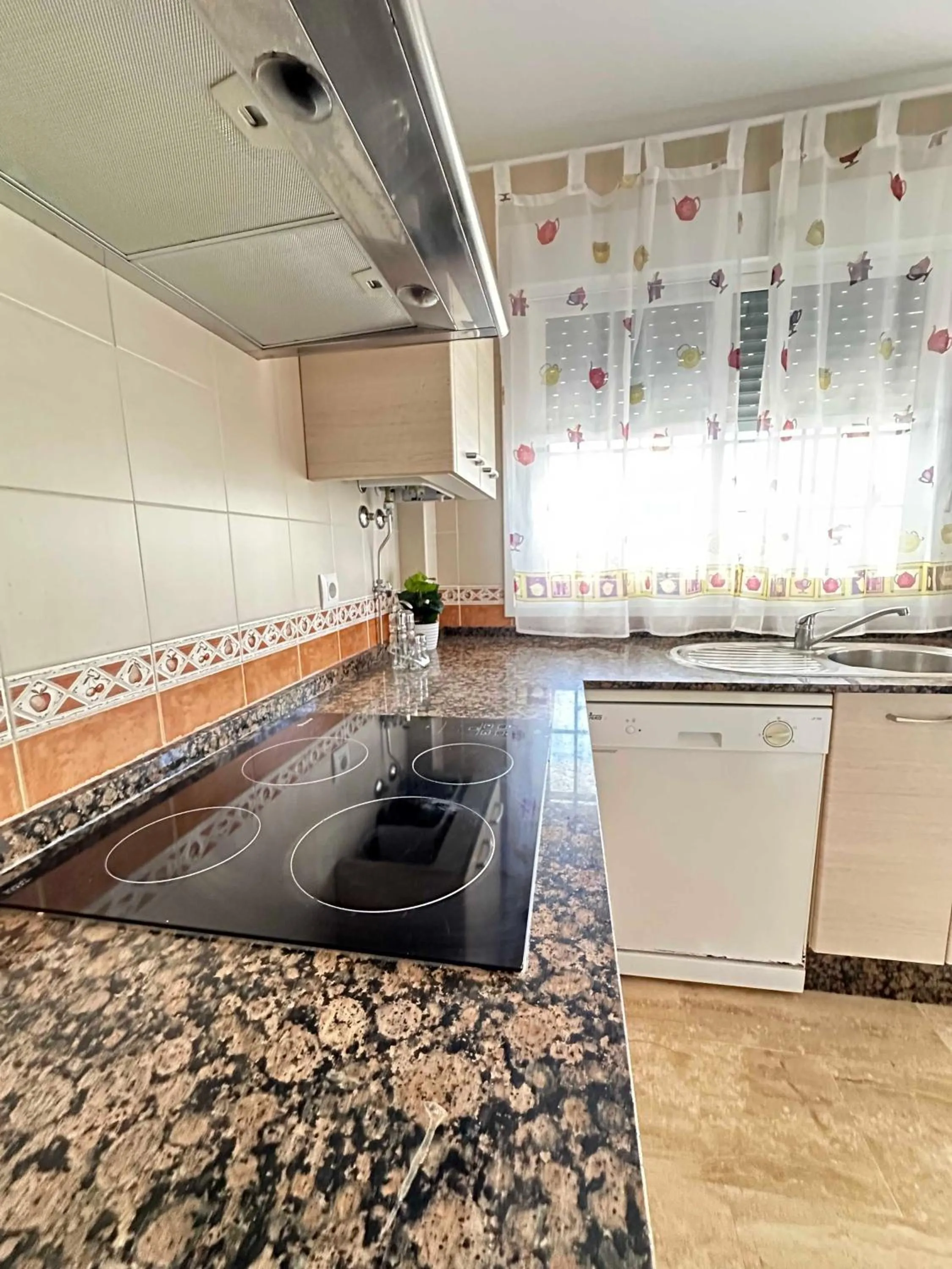 Kitchen or kitchenette in Taymar
