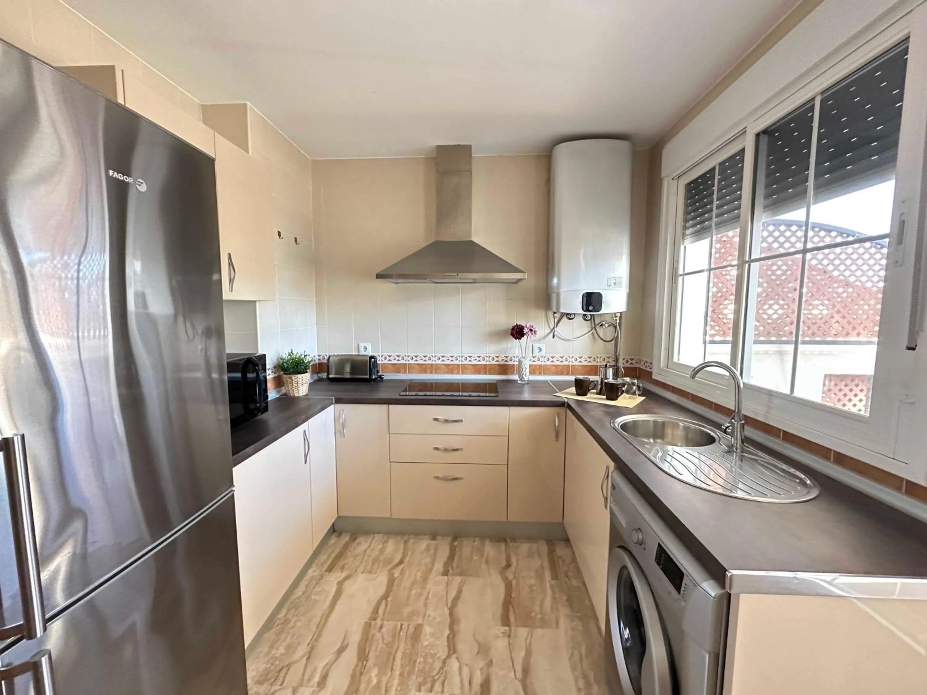 Kitchen or kitchenette in Taymar