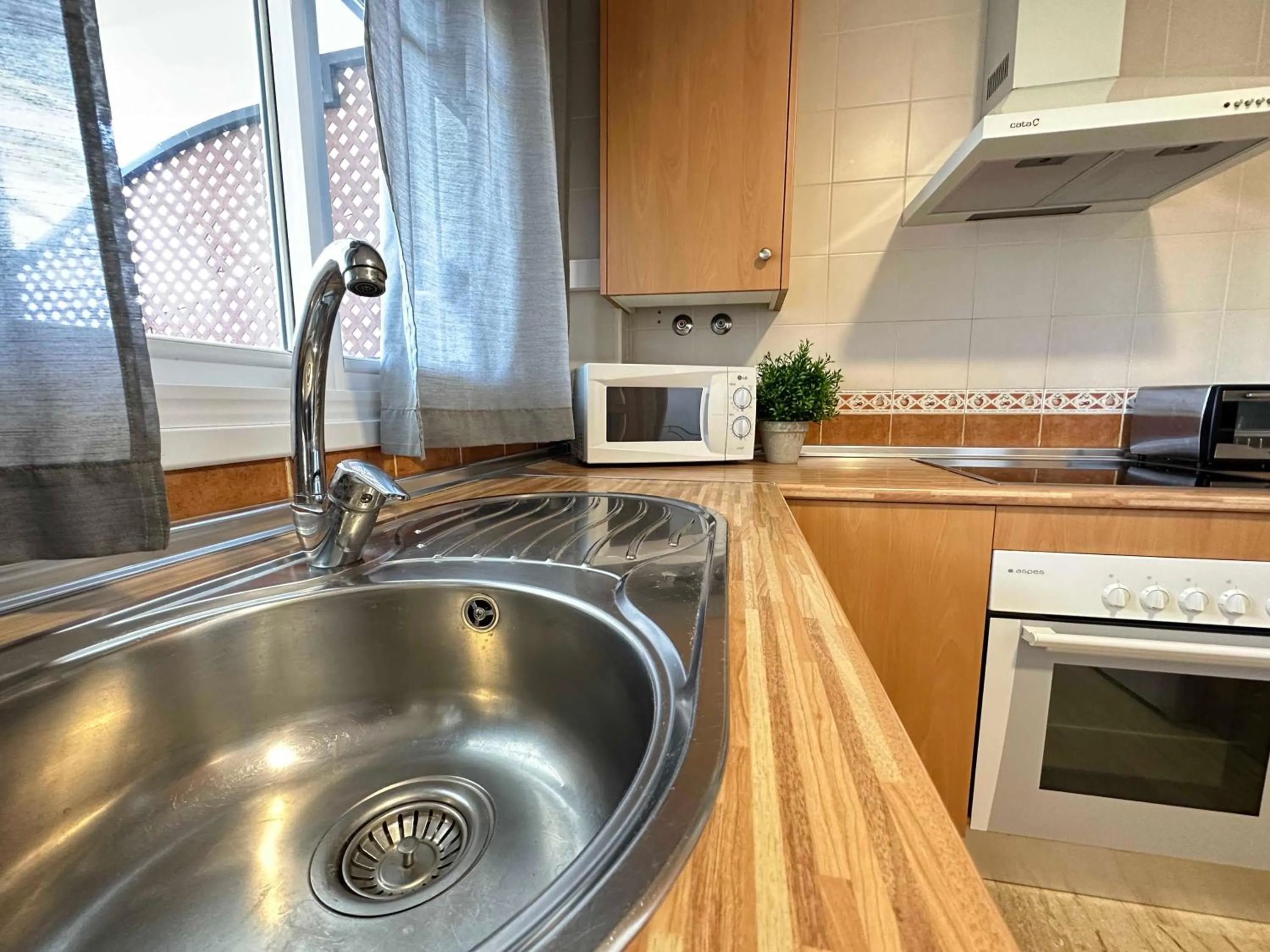 minibar in Taymar