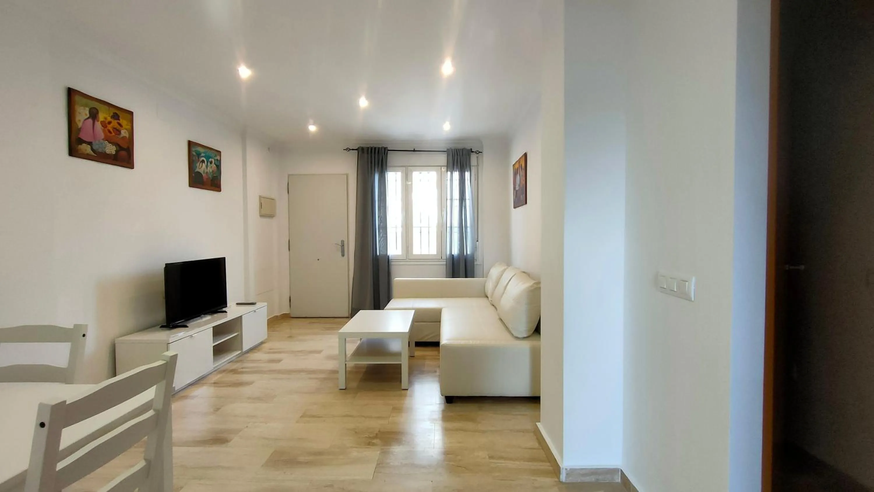 Communal lounge/ TV room in Taymar