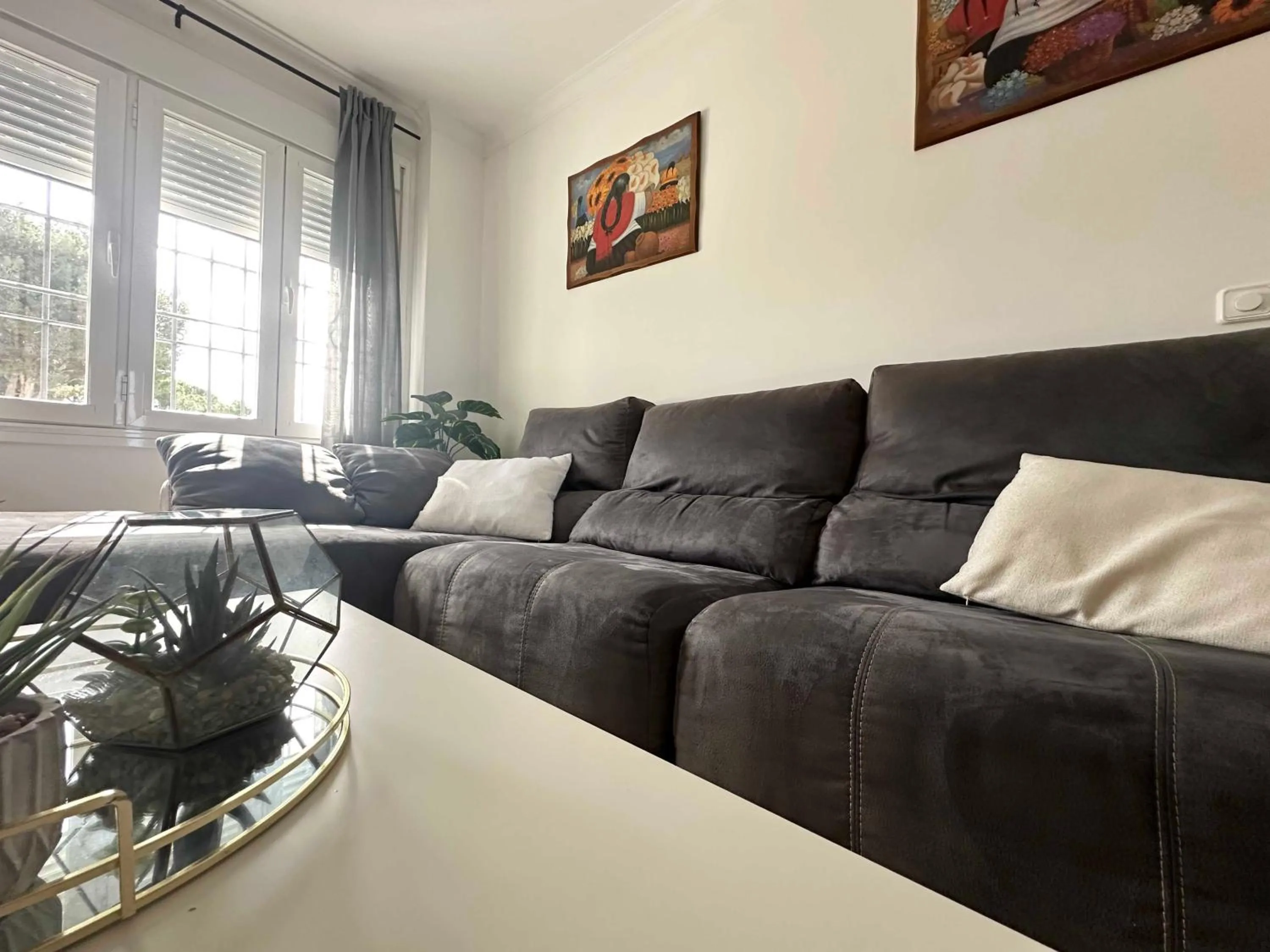 Communal lounge/ TV room in Taymar