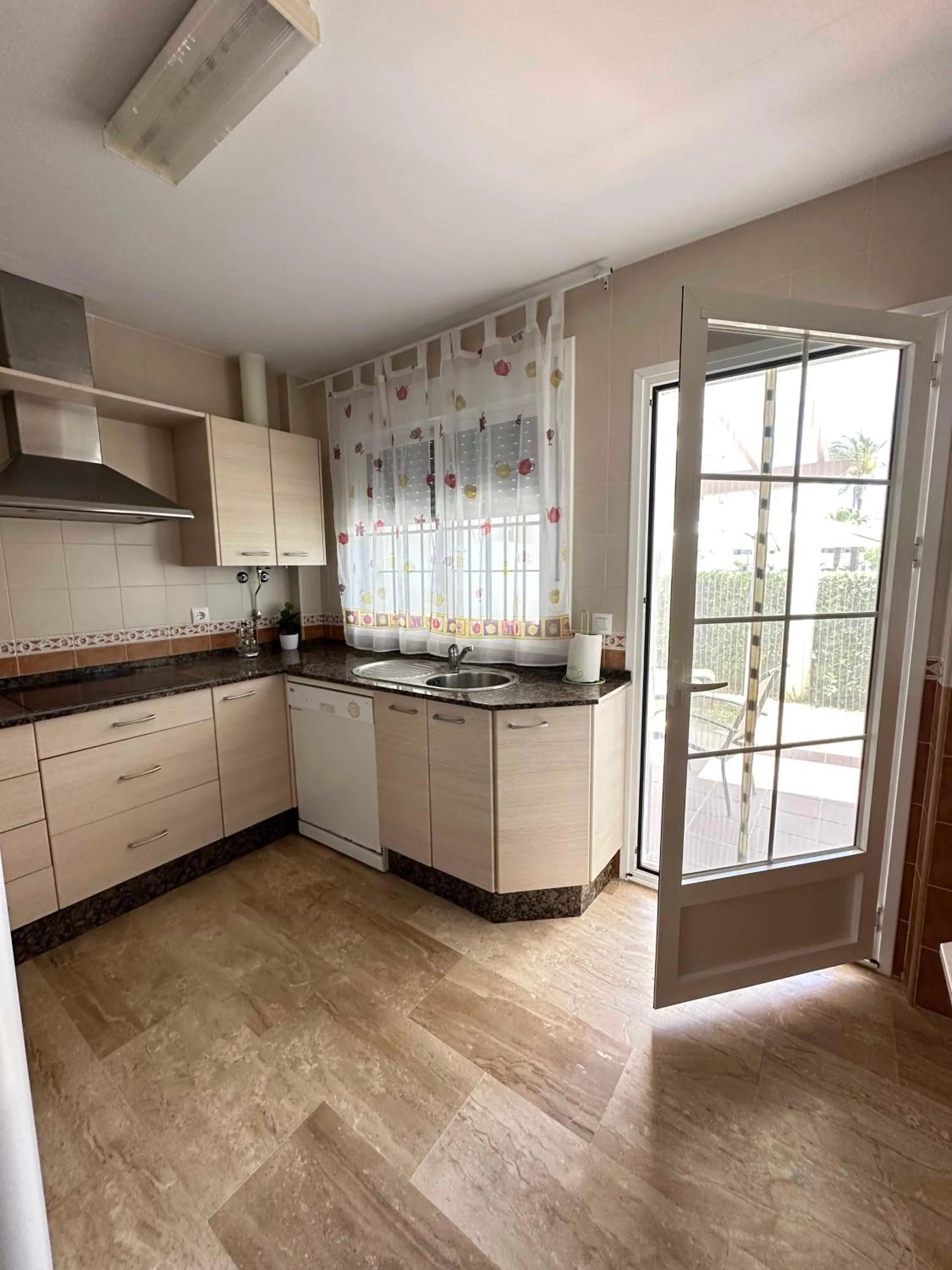 Kitchen or kitchenette in Taymar