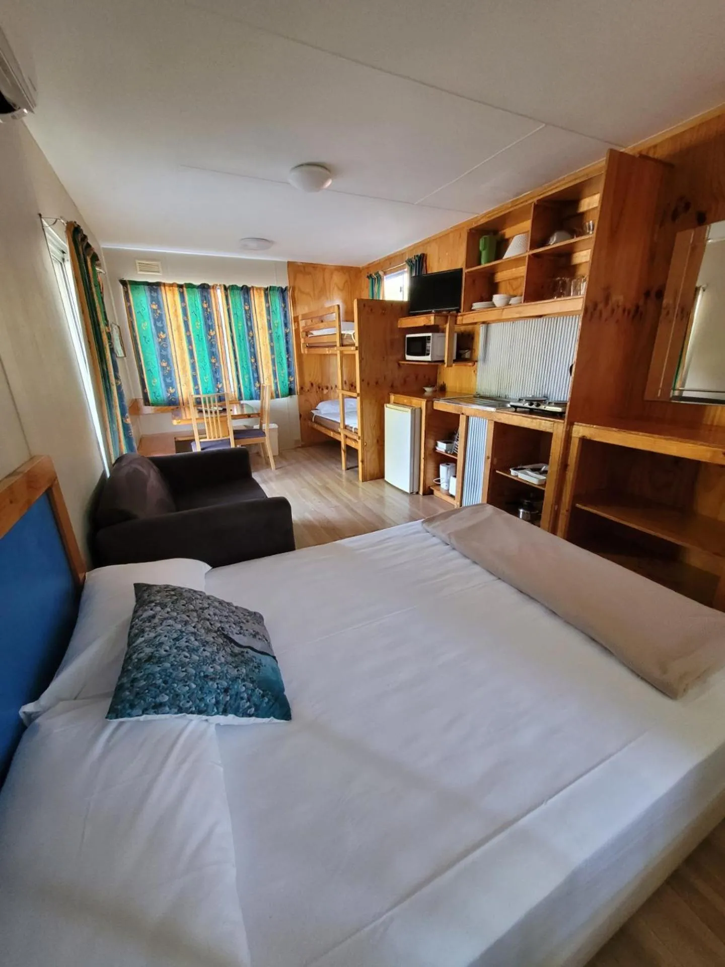 Photo of the whole room, Bed in Lani's Holiday Island