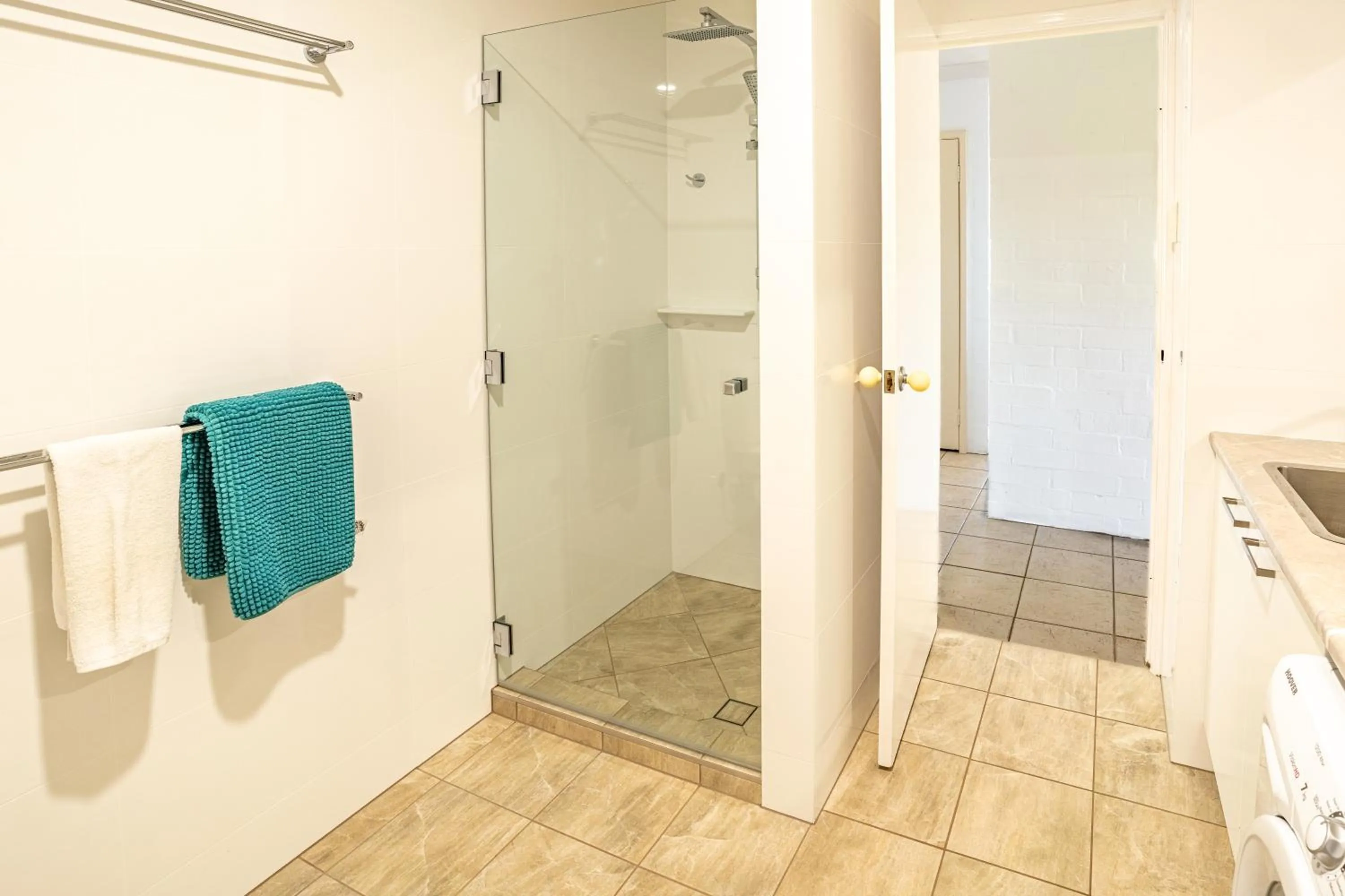 Bathroom in Kalbarri Murchison View Apartments