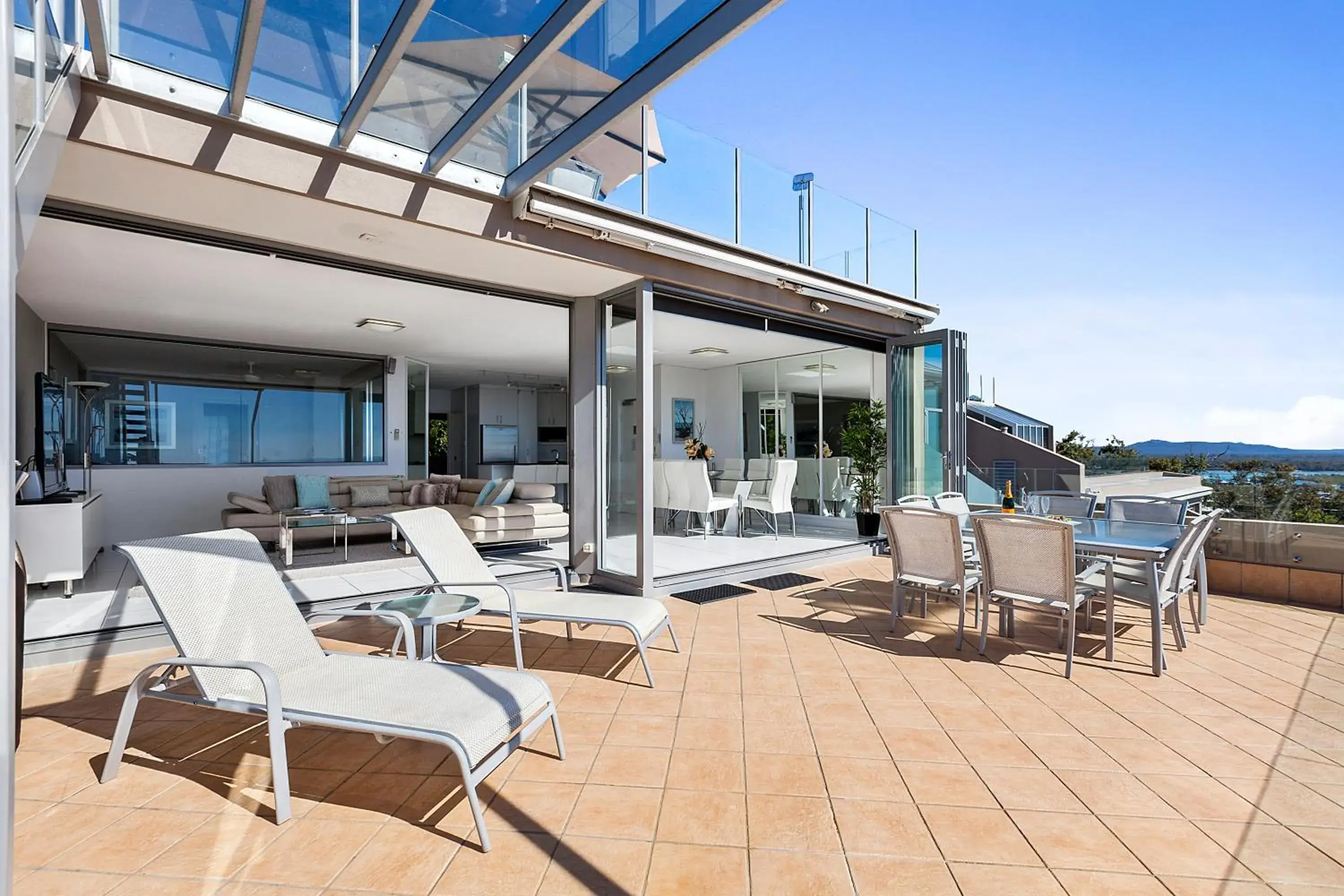 Penthouse Apartment in Picture Point Terraces Penthouse Apartment in Picture Point Terraces