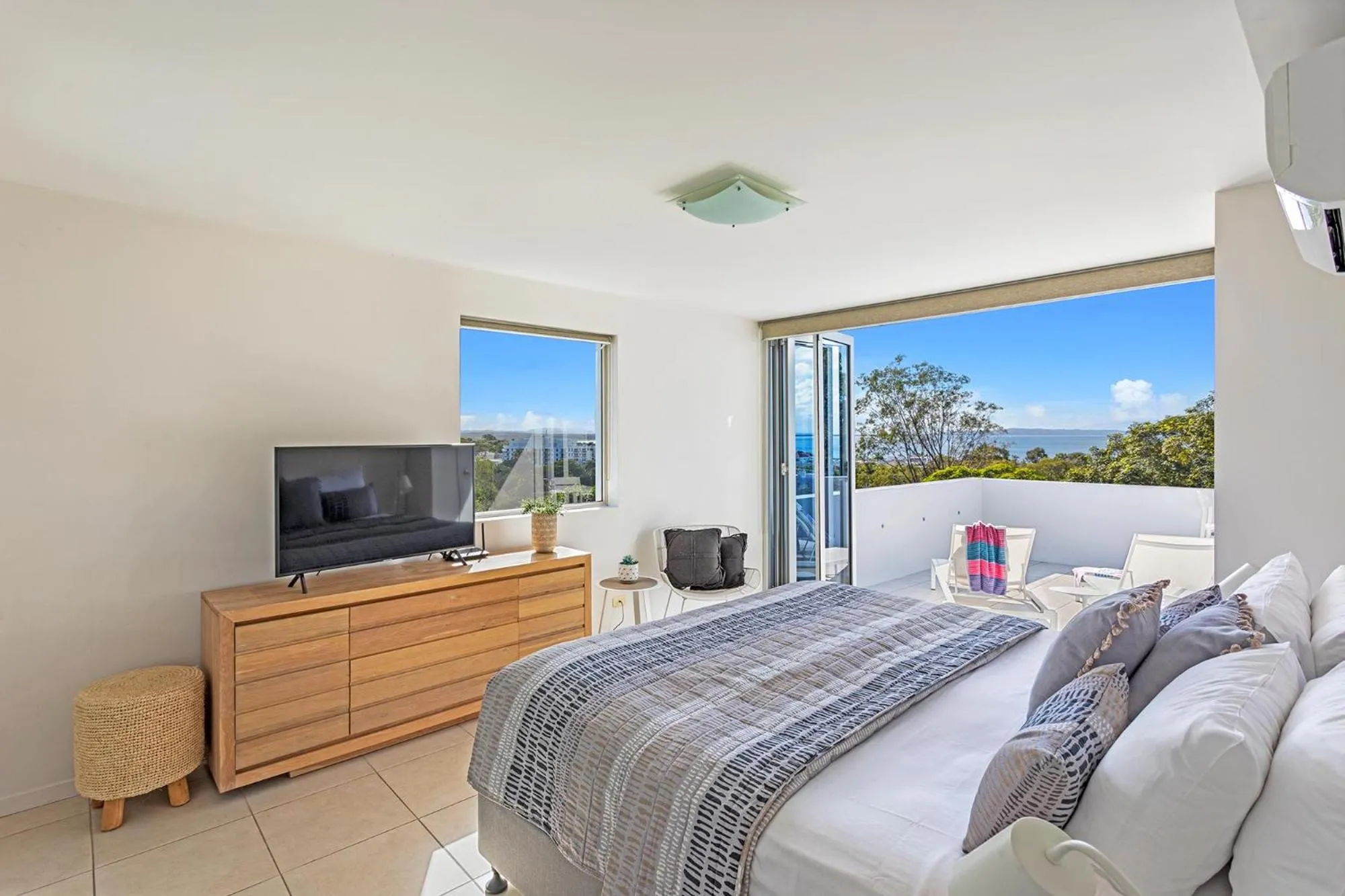 Bed in Picture Point Terraces