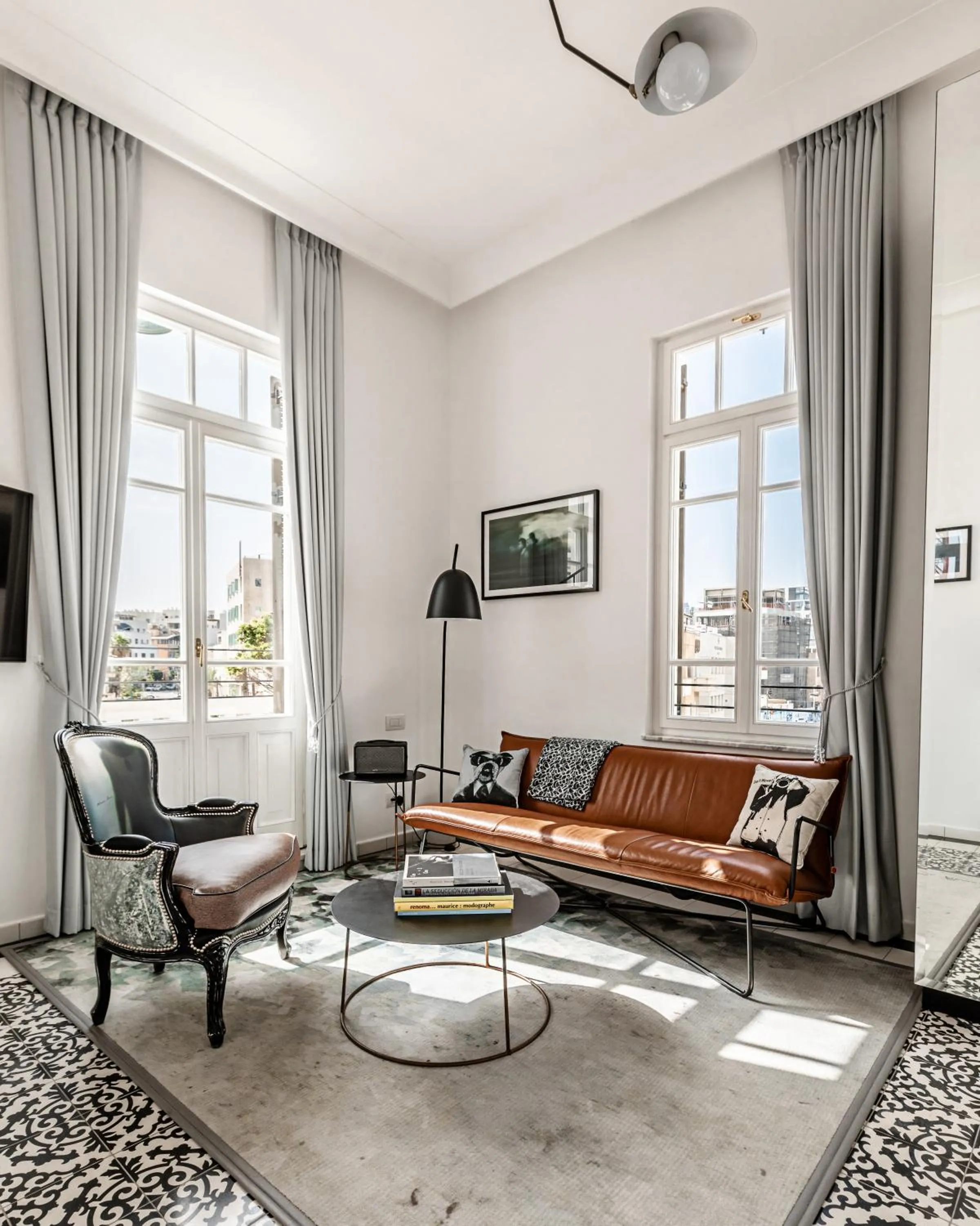 Seating area in Renoma Apartments