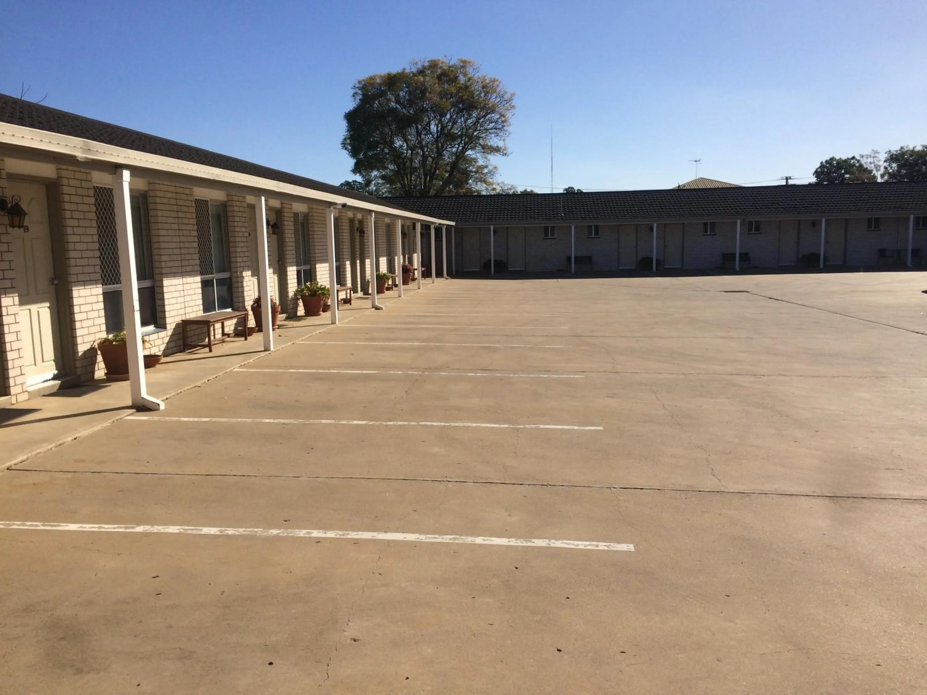 Property building in Alexander Motor Inn