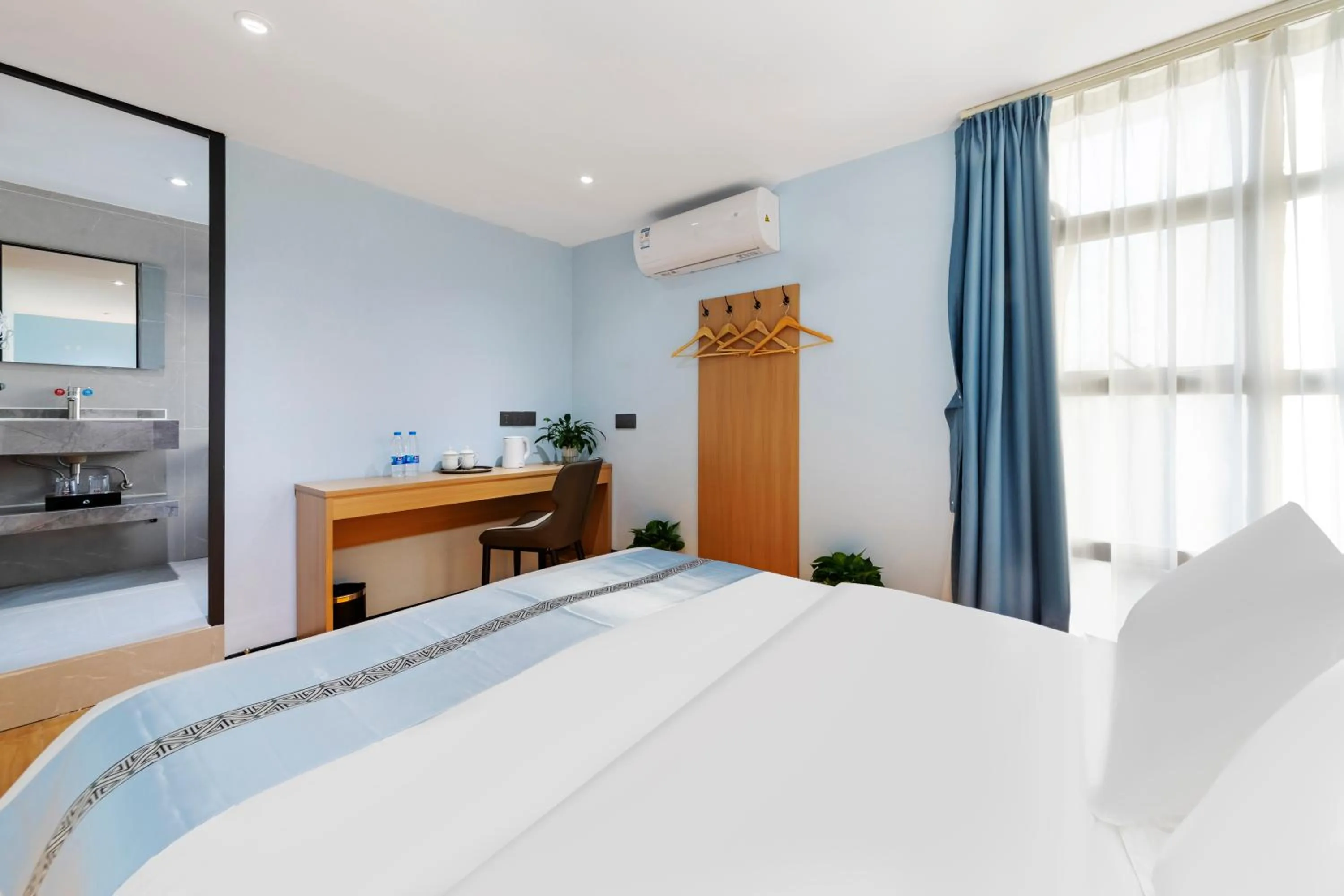 Bedroom in Guangzhou Haiyue Hotel