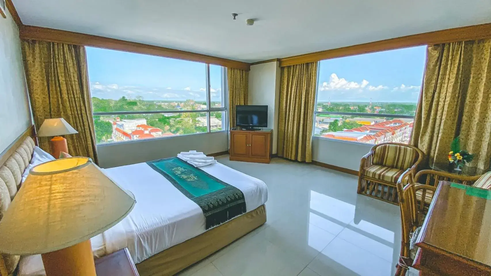 City view, Bed in K Park Grand Hotel City view, Bed in K Park Grand Hotel