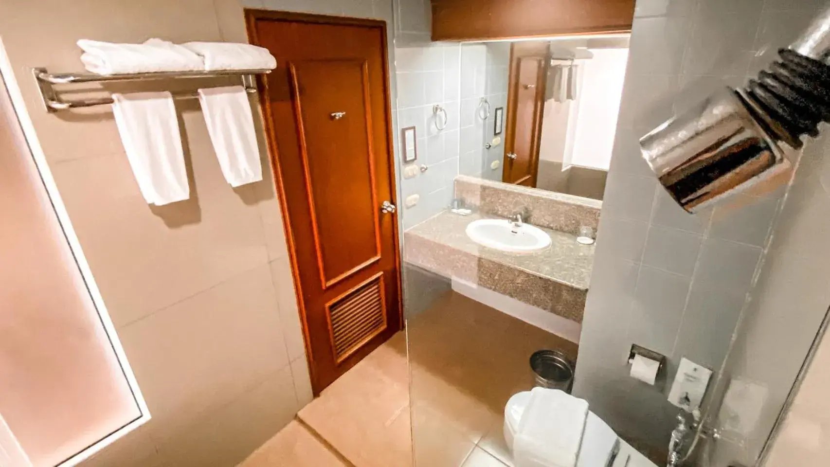 Economy Twin Room in K Park Grand Hotel Economy Twin Room in K Park Grand Hotel