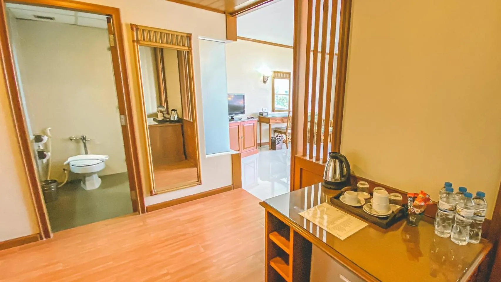 Coffee/tea facilities in K Park Grand Hotel