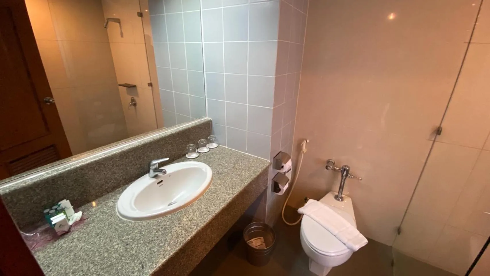 Bathroom in K Park Grand Hotel