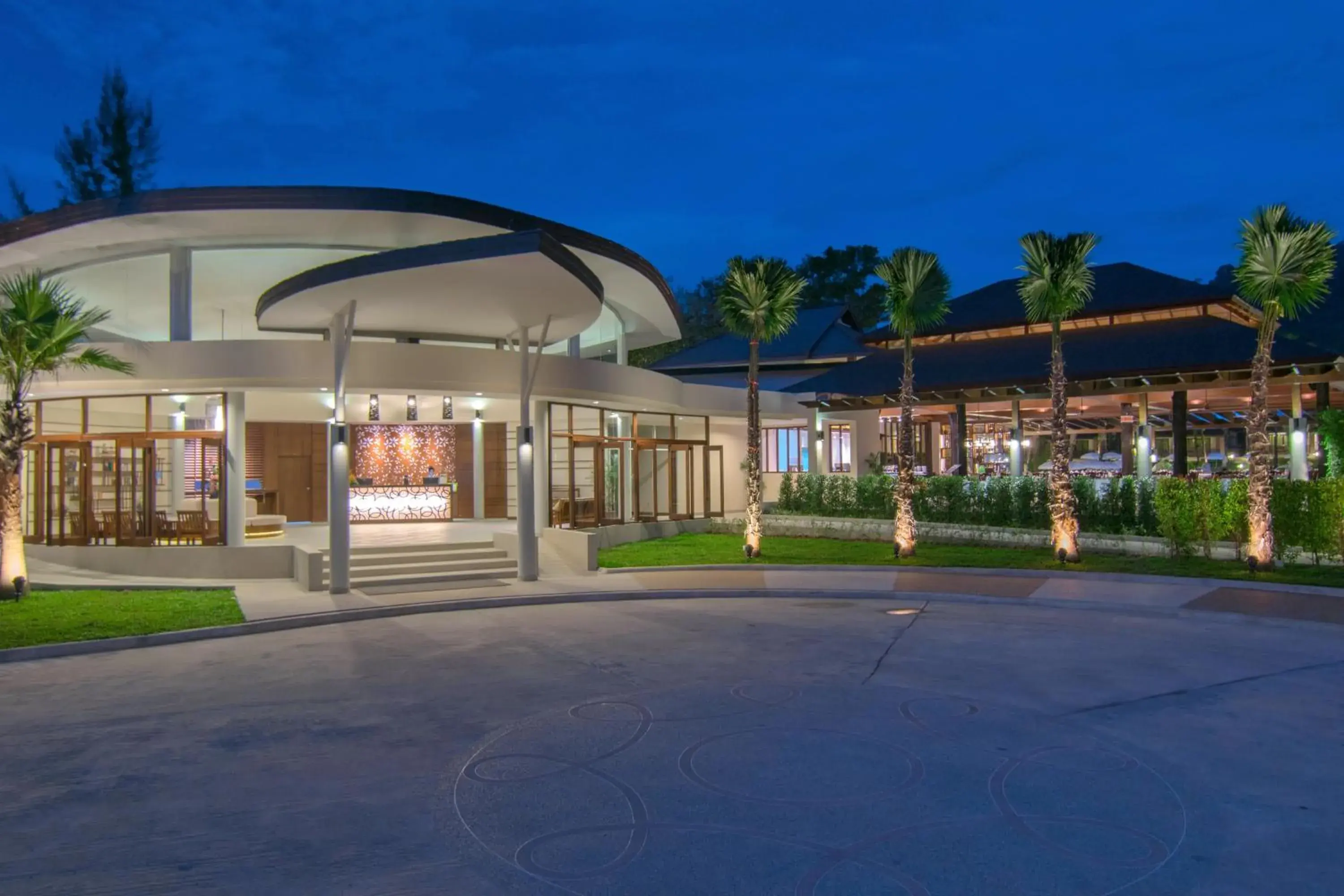 Lobby or reception in The Leaf Oceanside by Katathani - SHA Extra Plus Lobby or reception in The Leaf Oceanside by Katathani - SHA Extra Plus