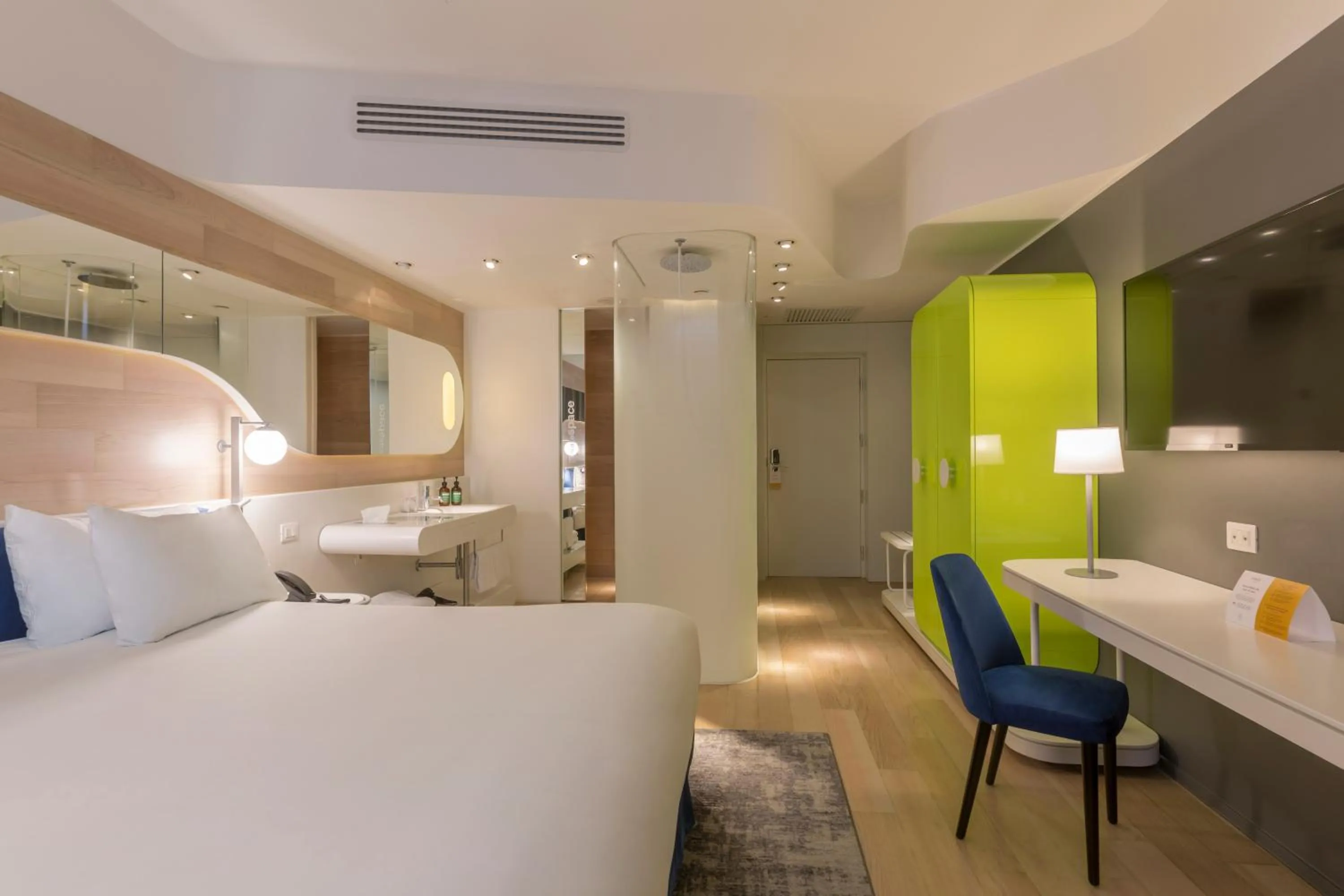 Bedroom, Bed in voco Milan-Fiere by IHG