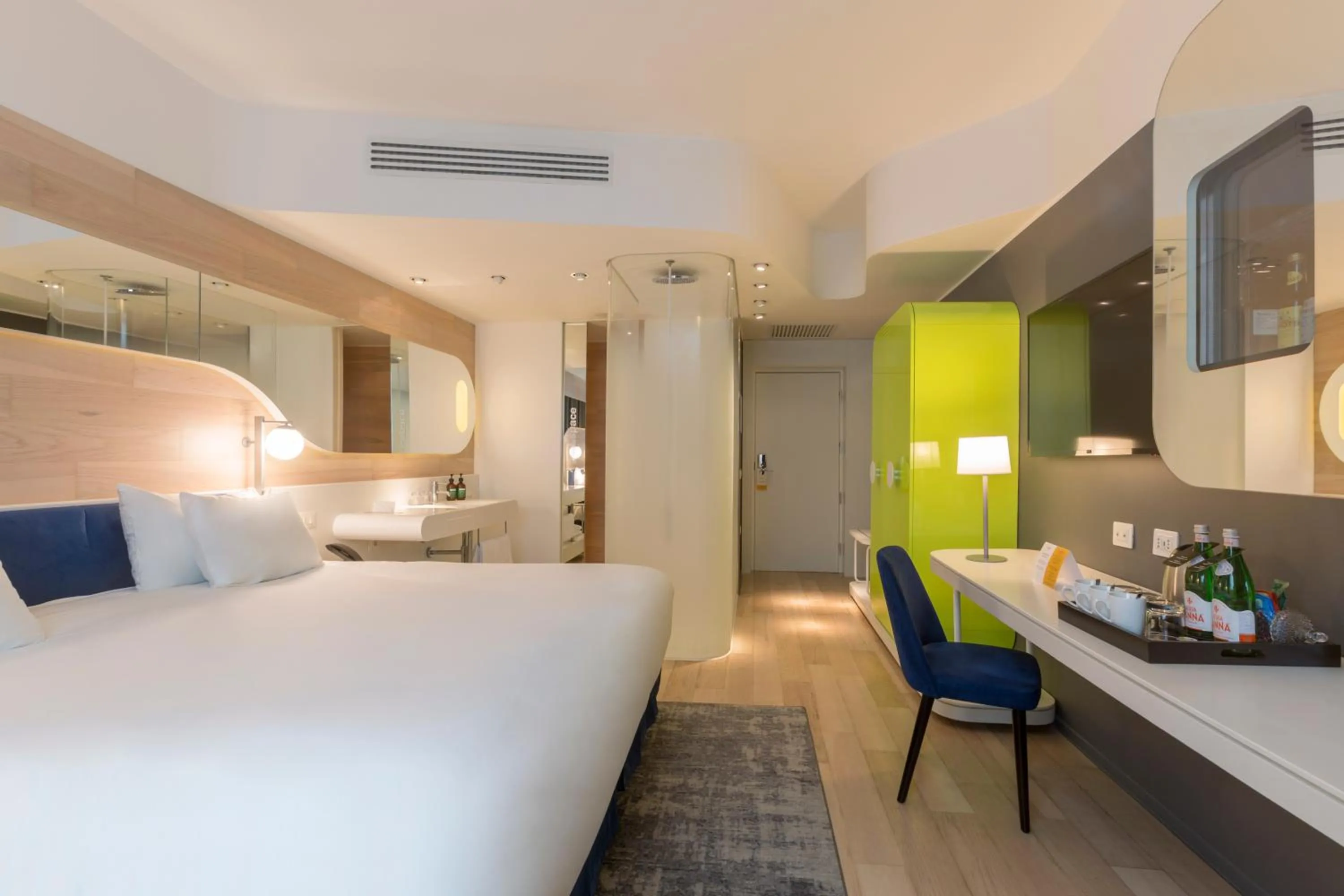 Bedroom, Bed in voco Milan-Fiere by IHG