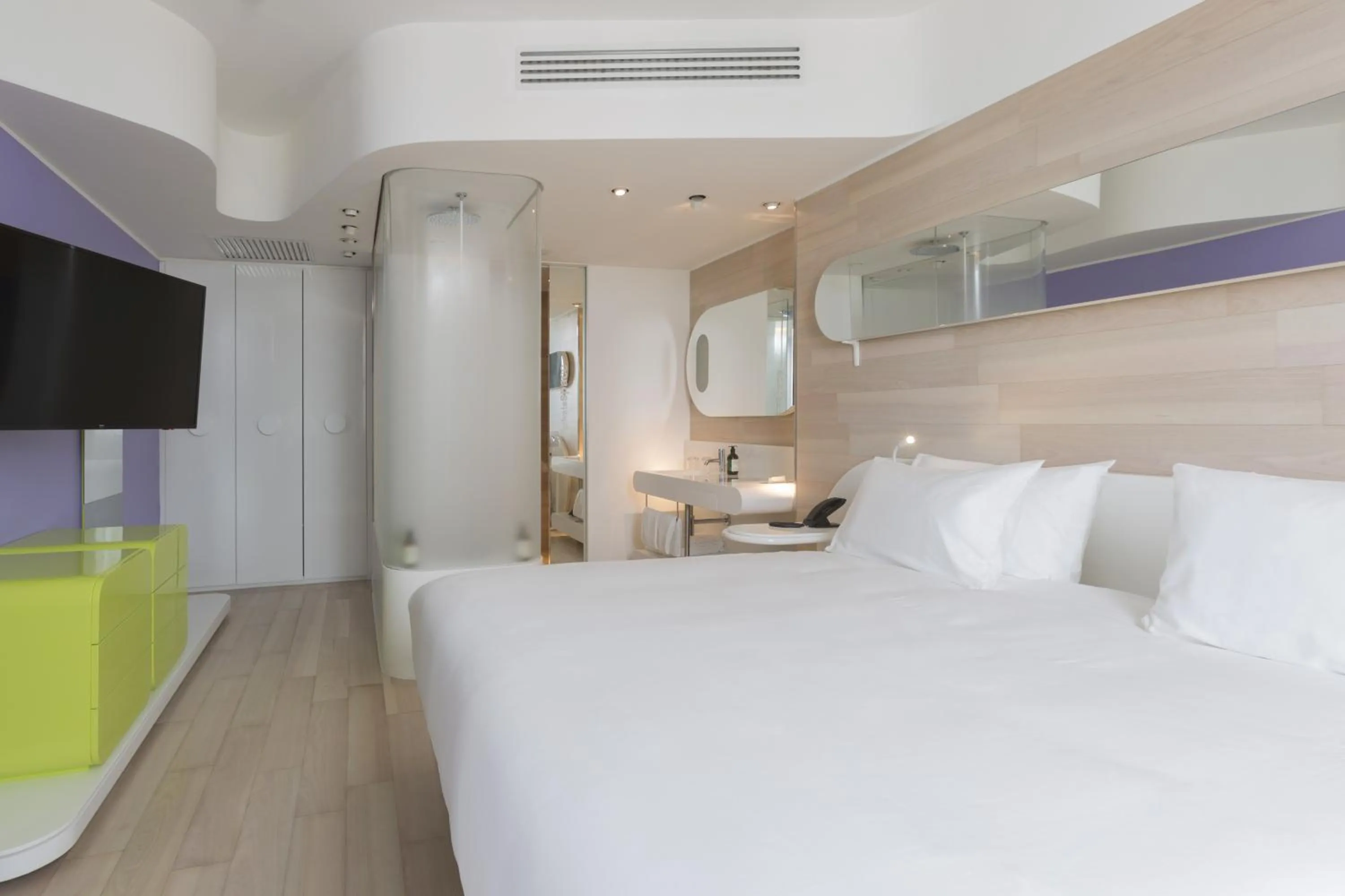 Bedroom, Bed in voco Milan-Fiere by IHG