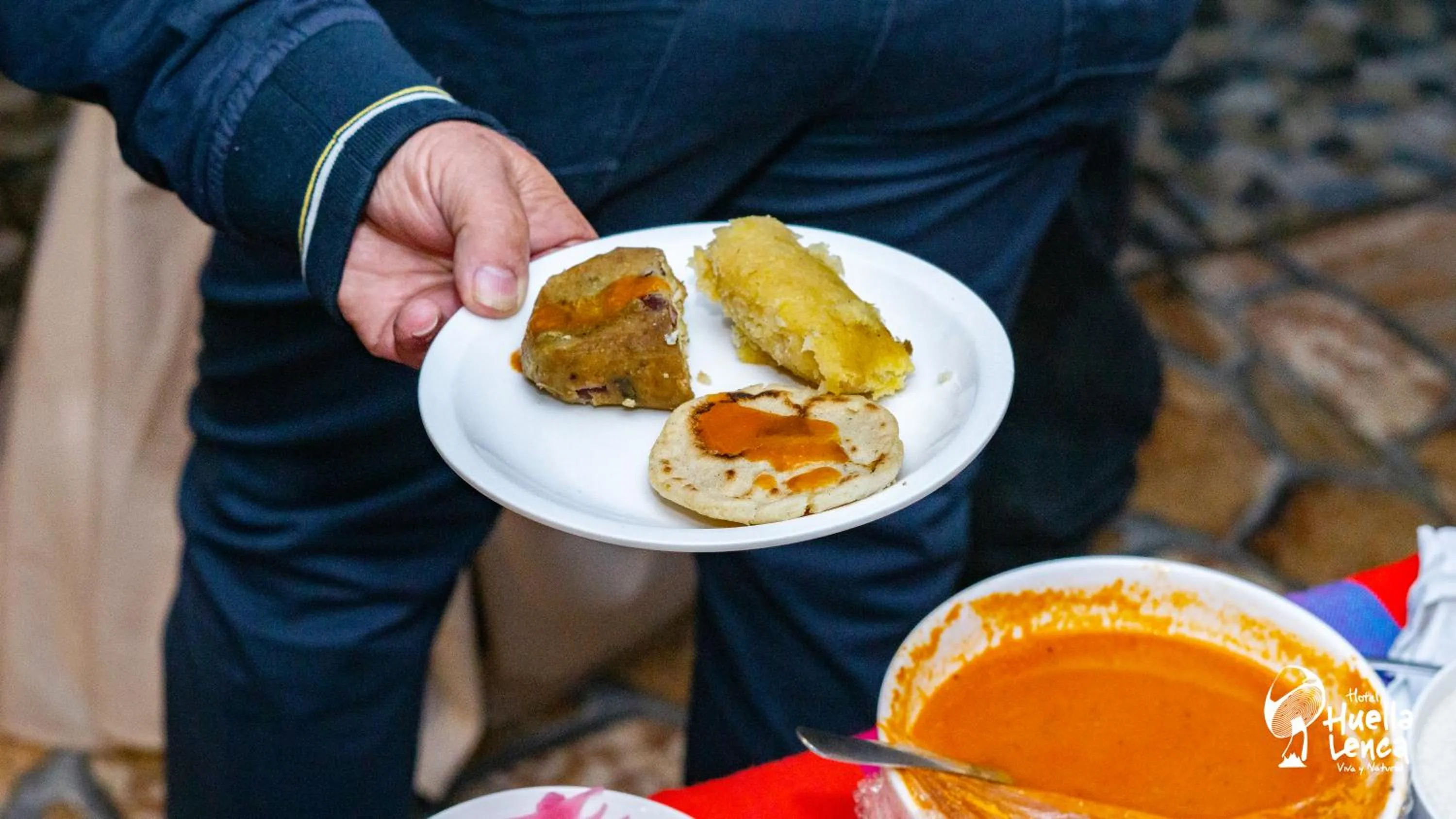 Restaurant/places to eat in Hotel Huella Lenca