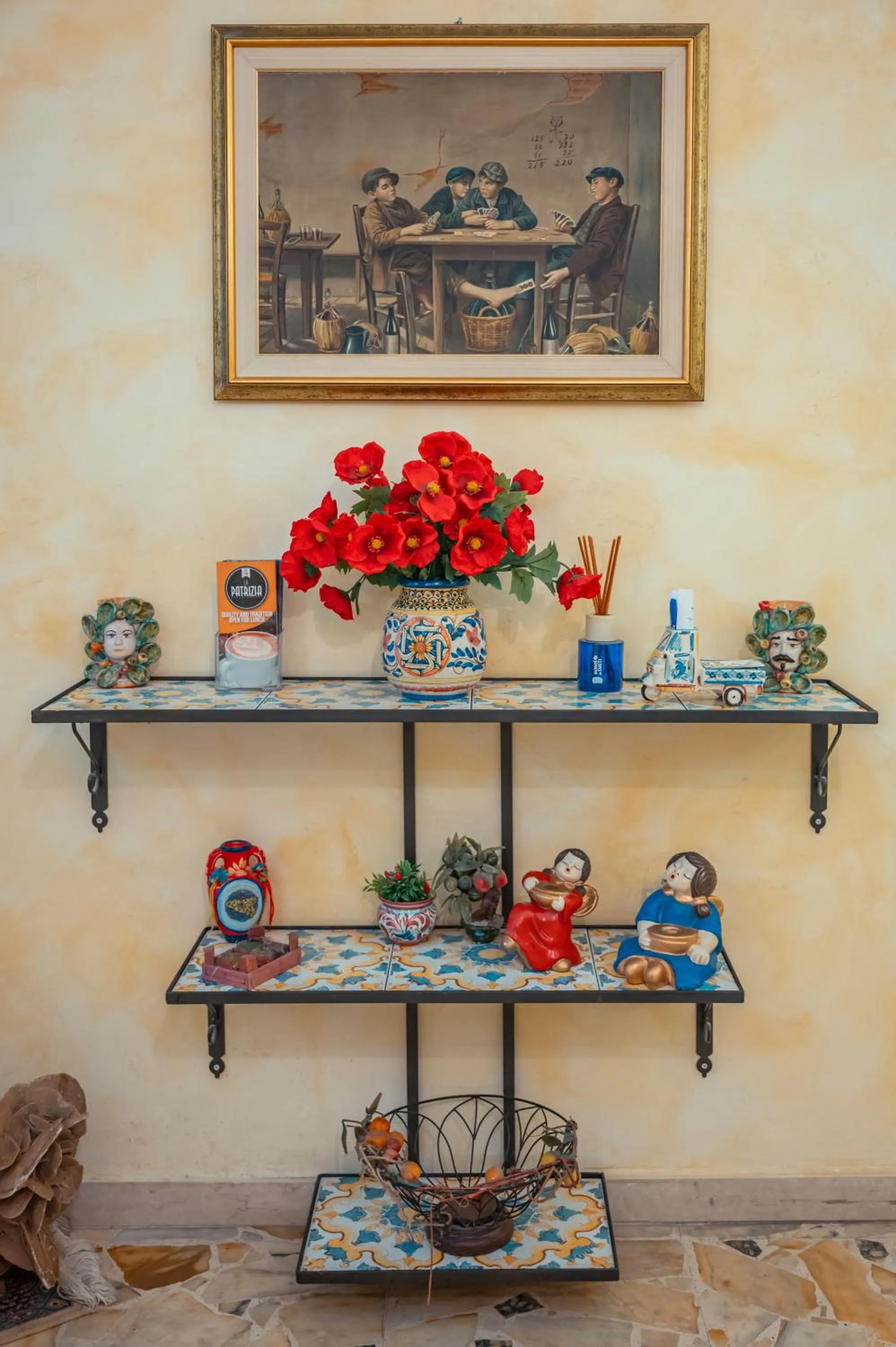 Decorative detail in B&B Marranzano