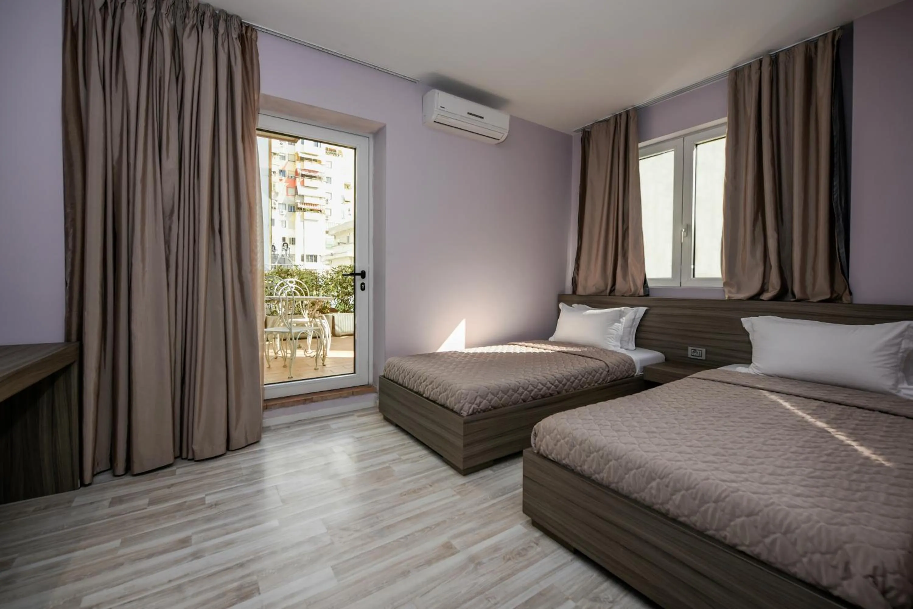 Bed in Sky Hotel Tirana