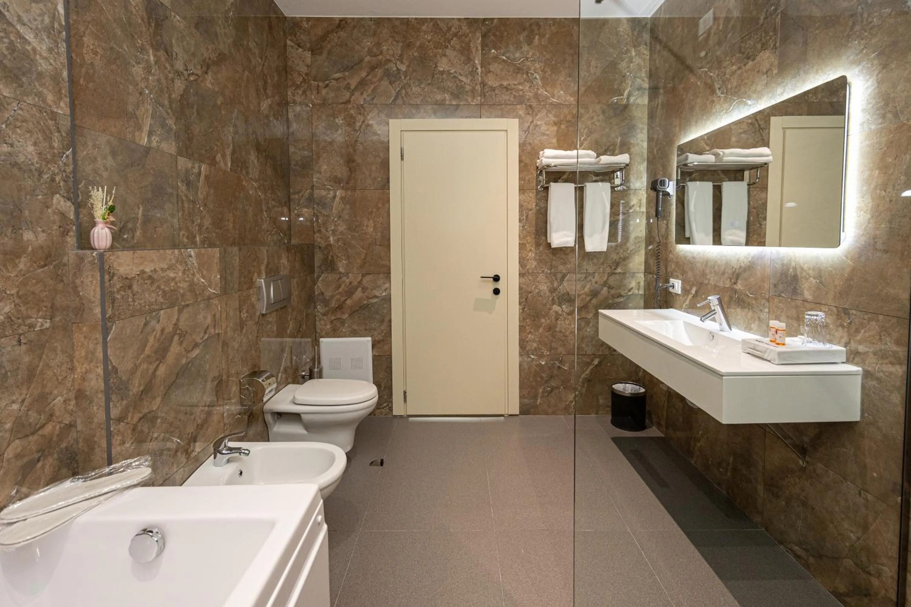 Shower in Sky Hotel Tirana