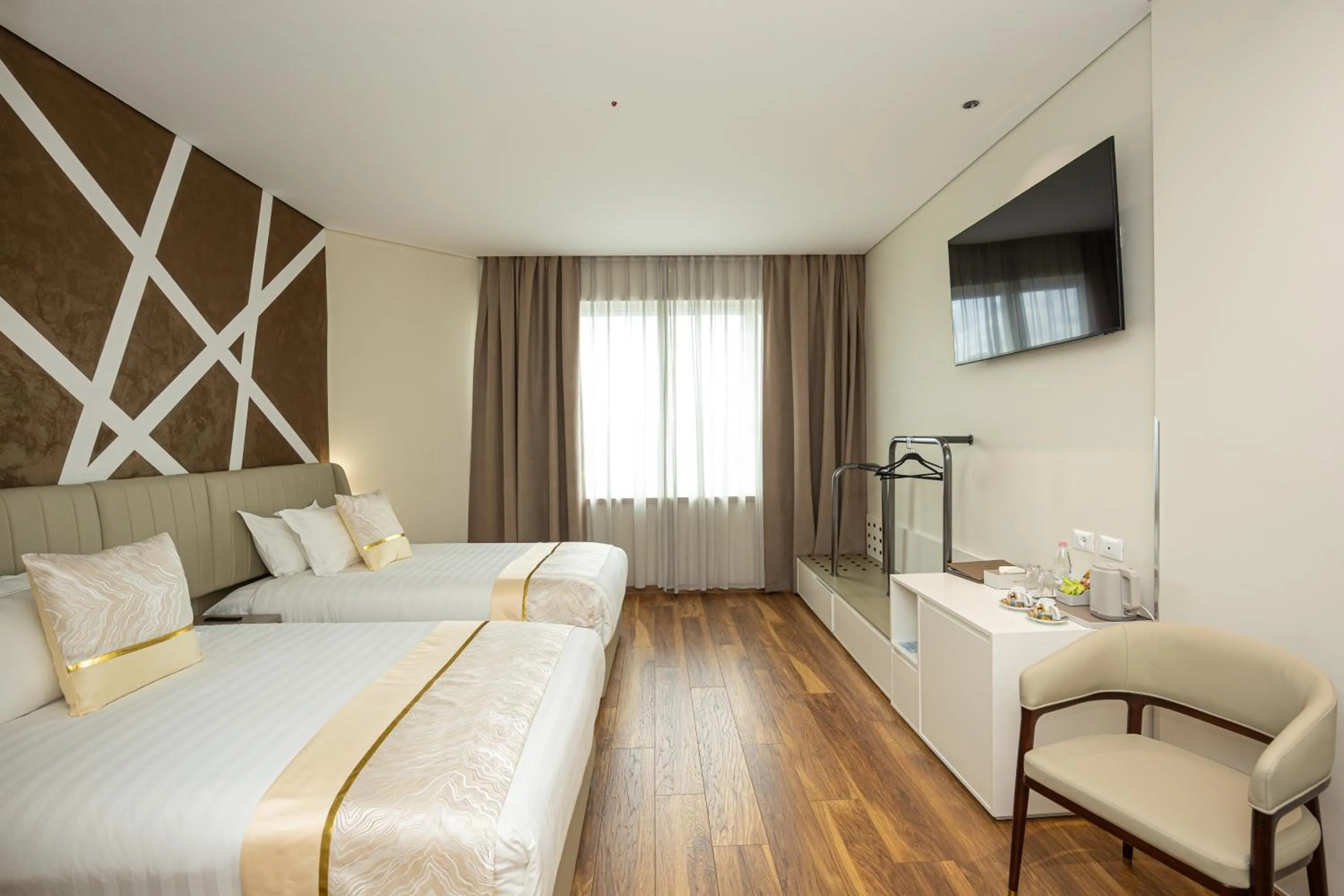 Bed in Sky Hotel Tirana