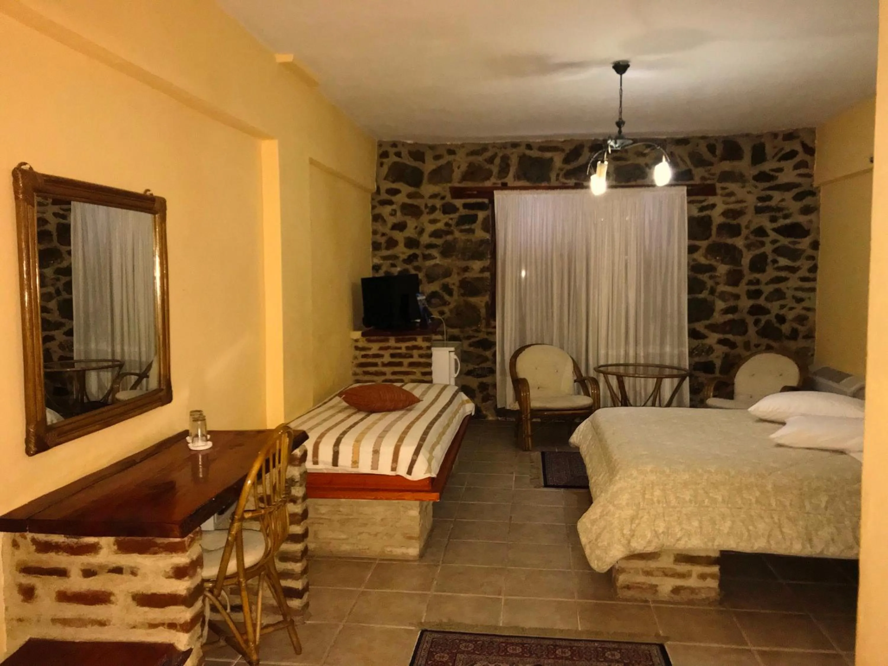 Bedroom, Bed in Hotel Loggas