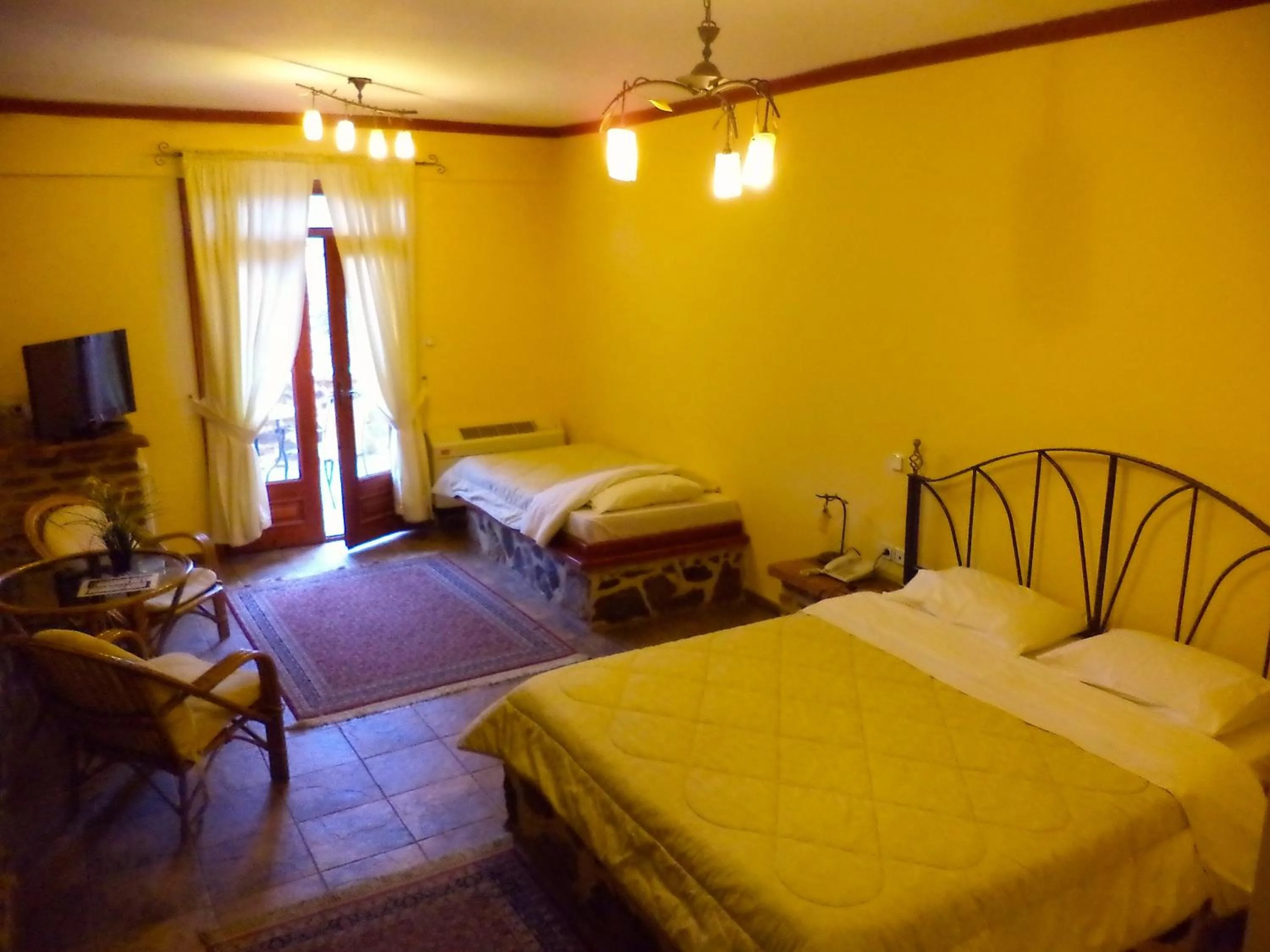 Photo of the whole room, Bed in Hotel Loggas