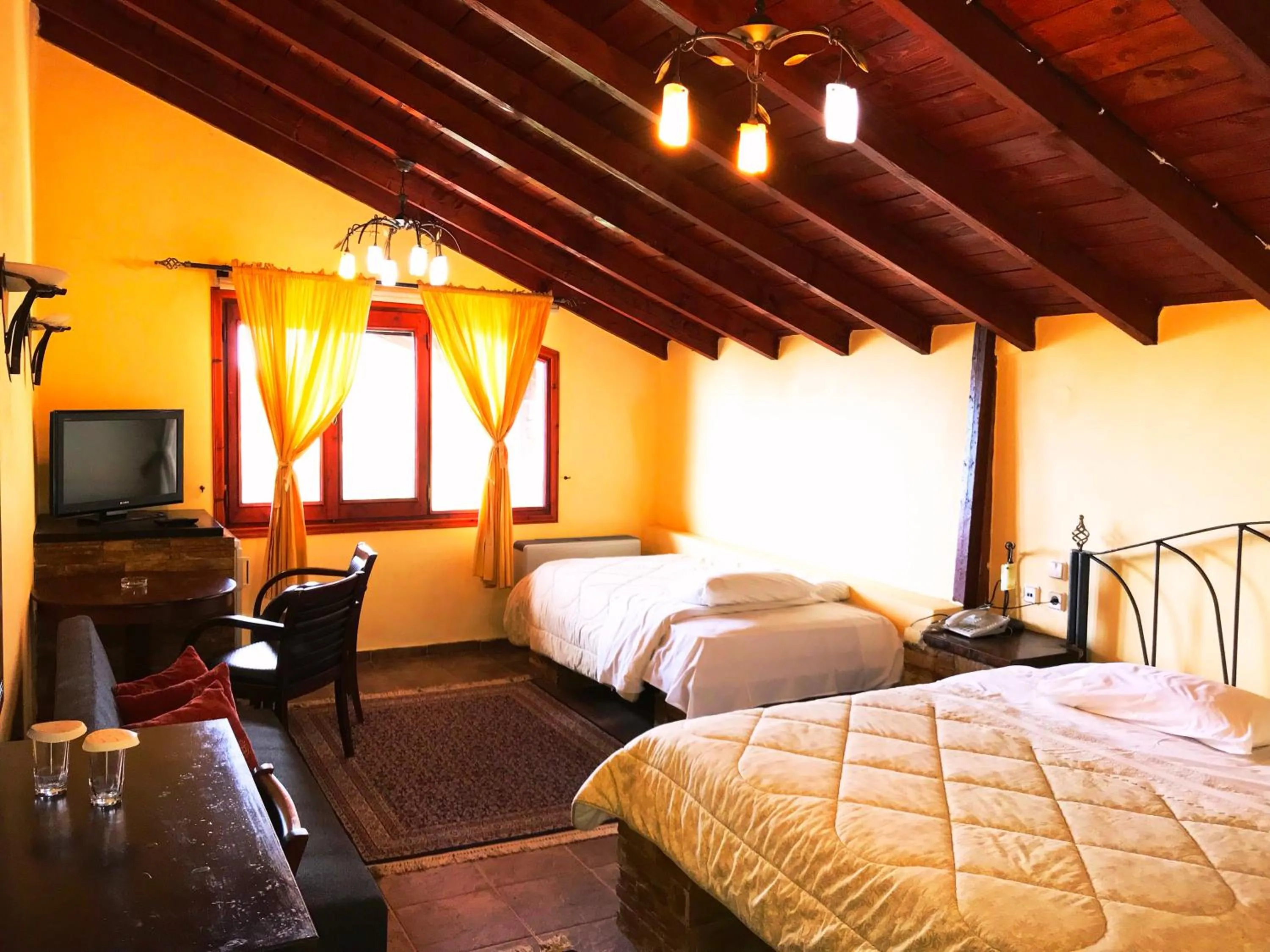 Bedroom, Bed in Hotel Loggas