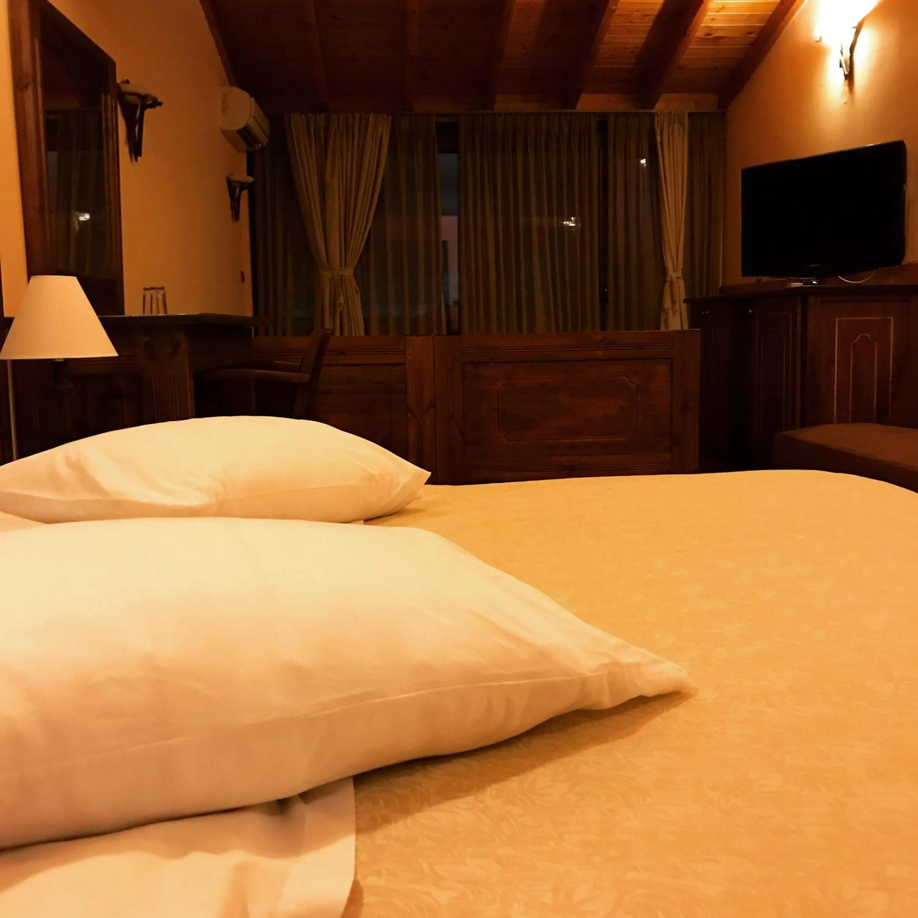 Bedroom, Bed in Hotel Loggas