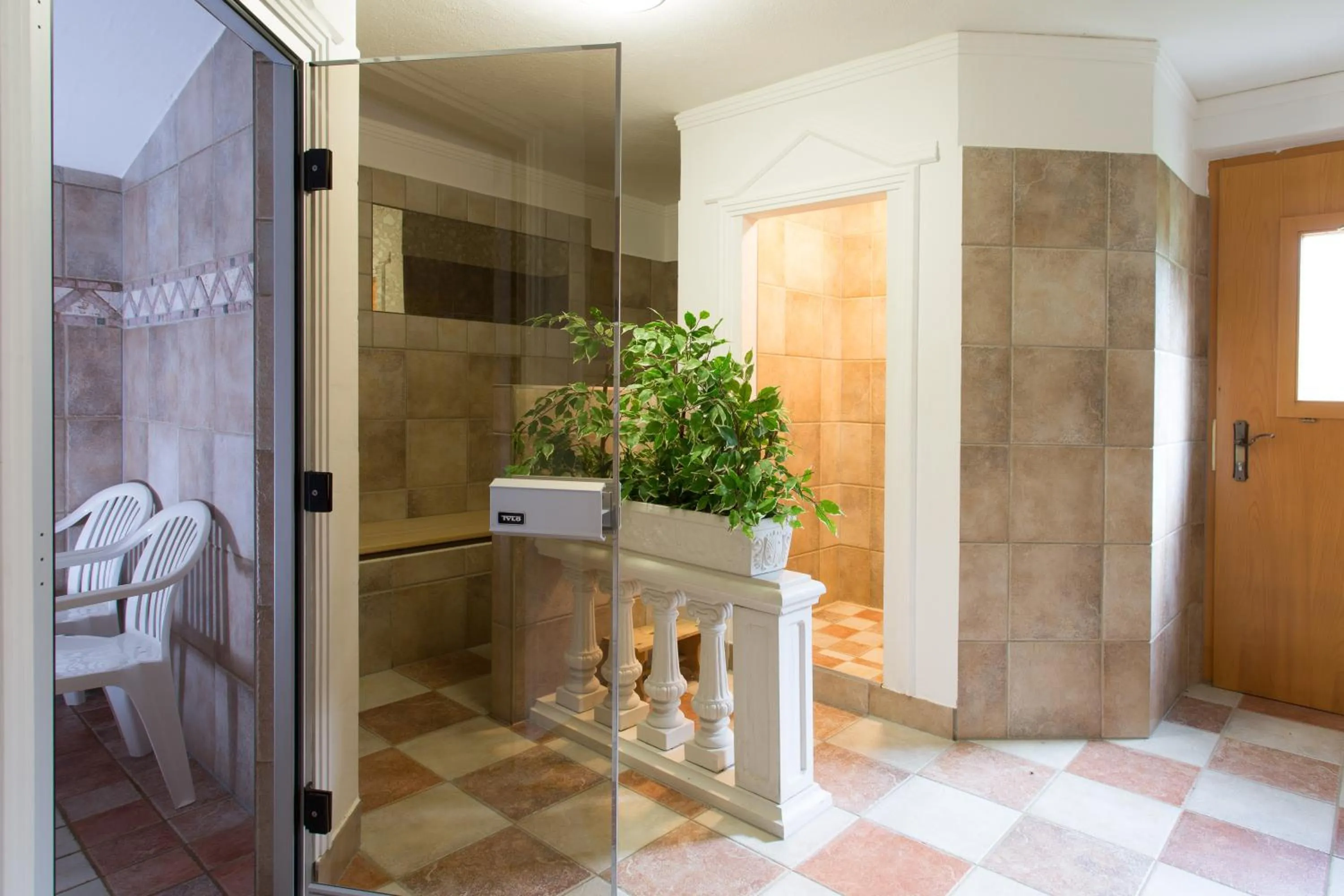 Steam room in Aparthotel Alpin Life