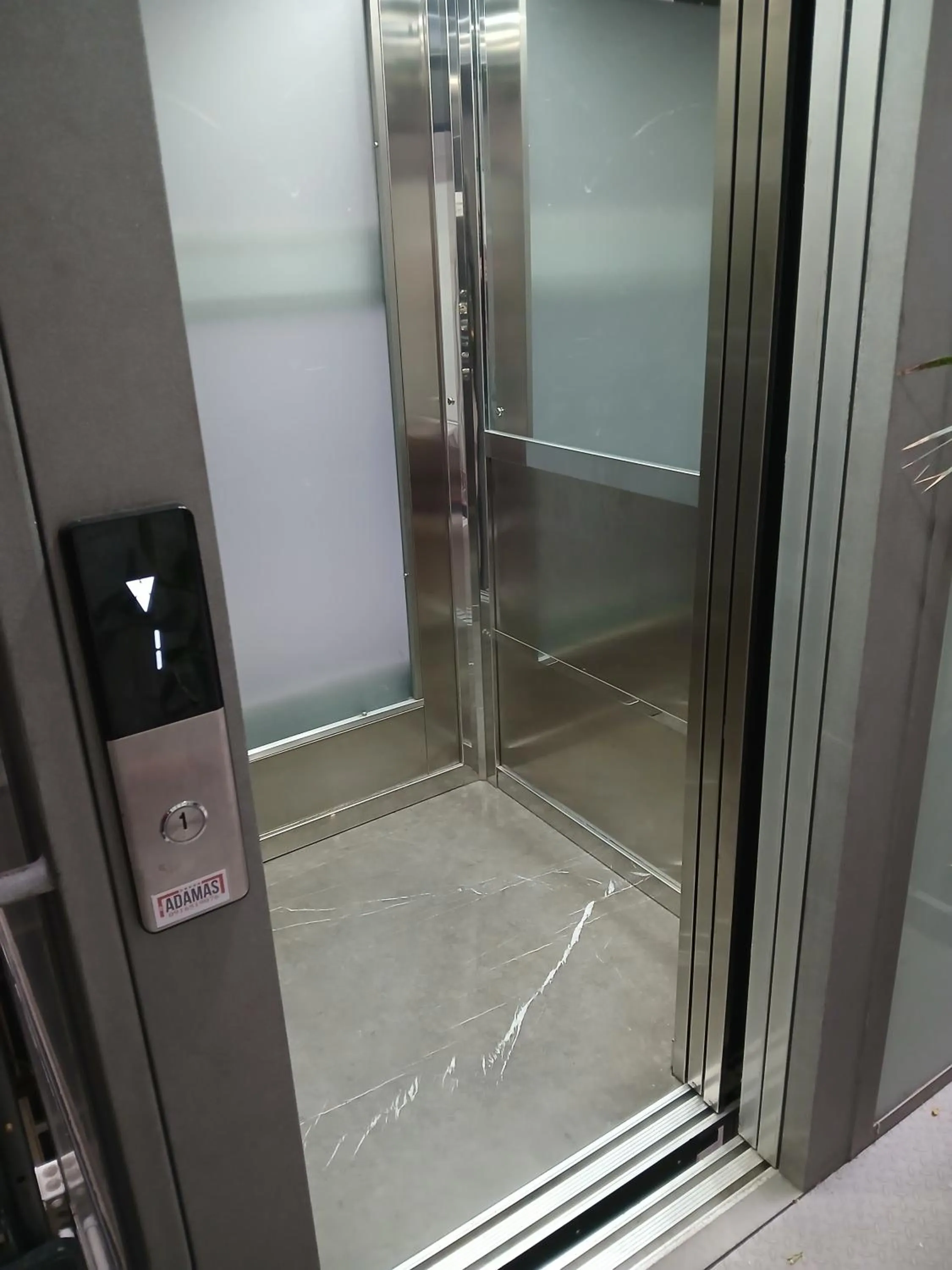 elevator in B&B Casa Degli Artisti