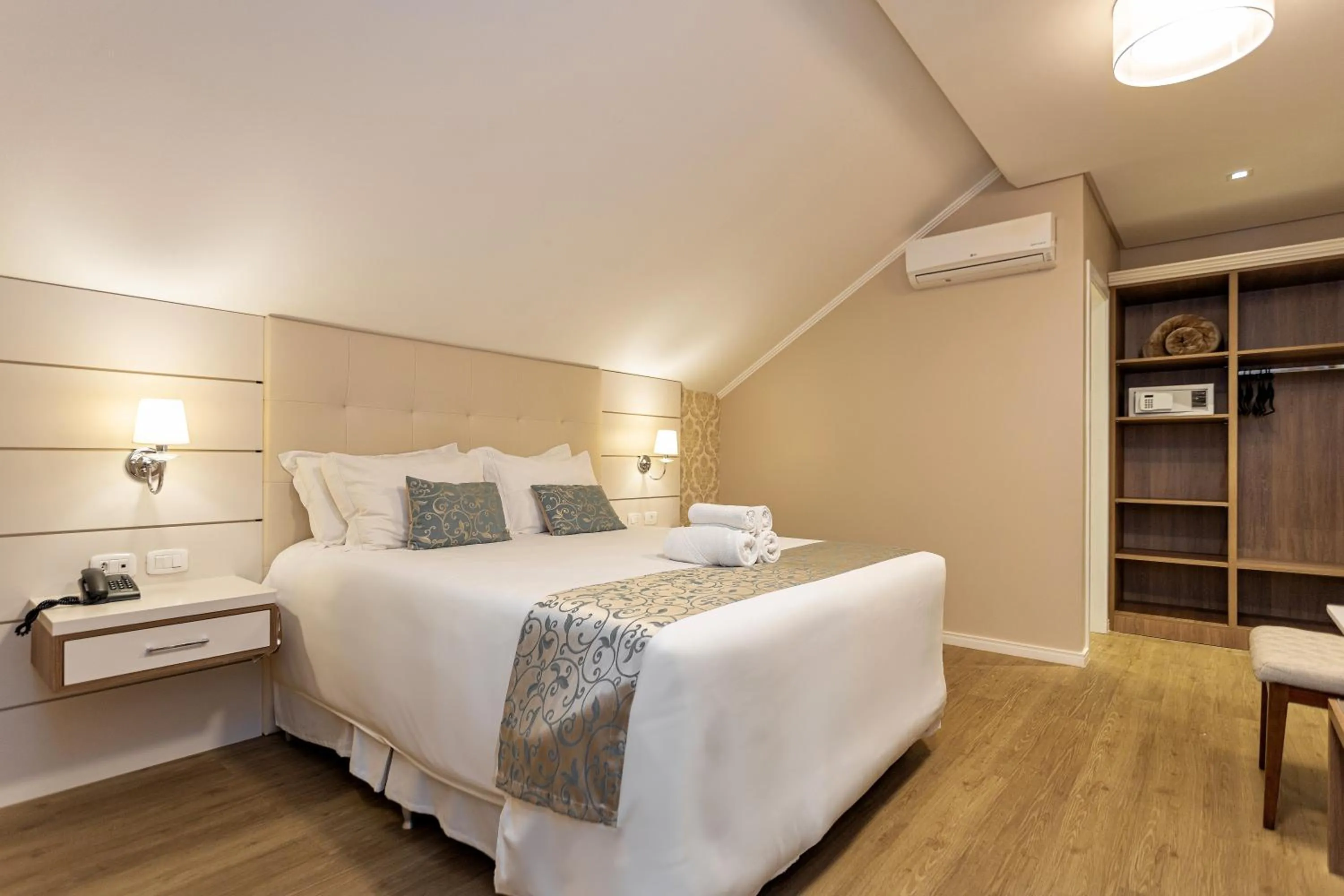 Bed in Hotel Jardins da Colina