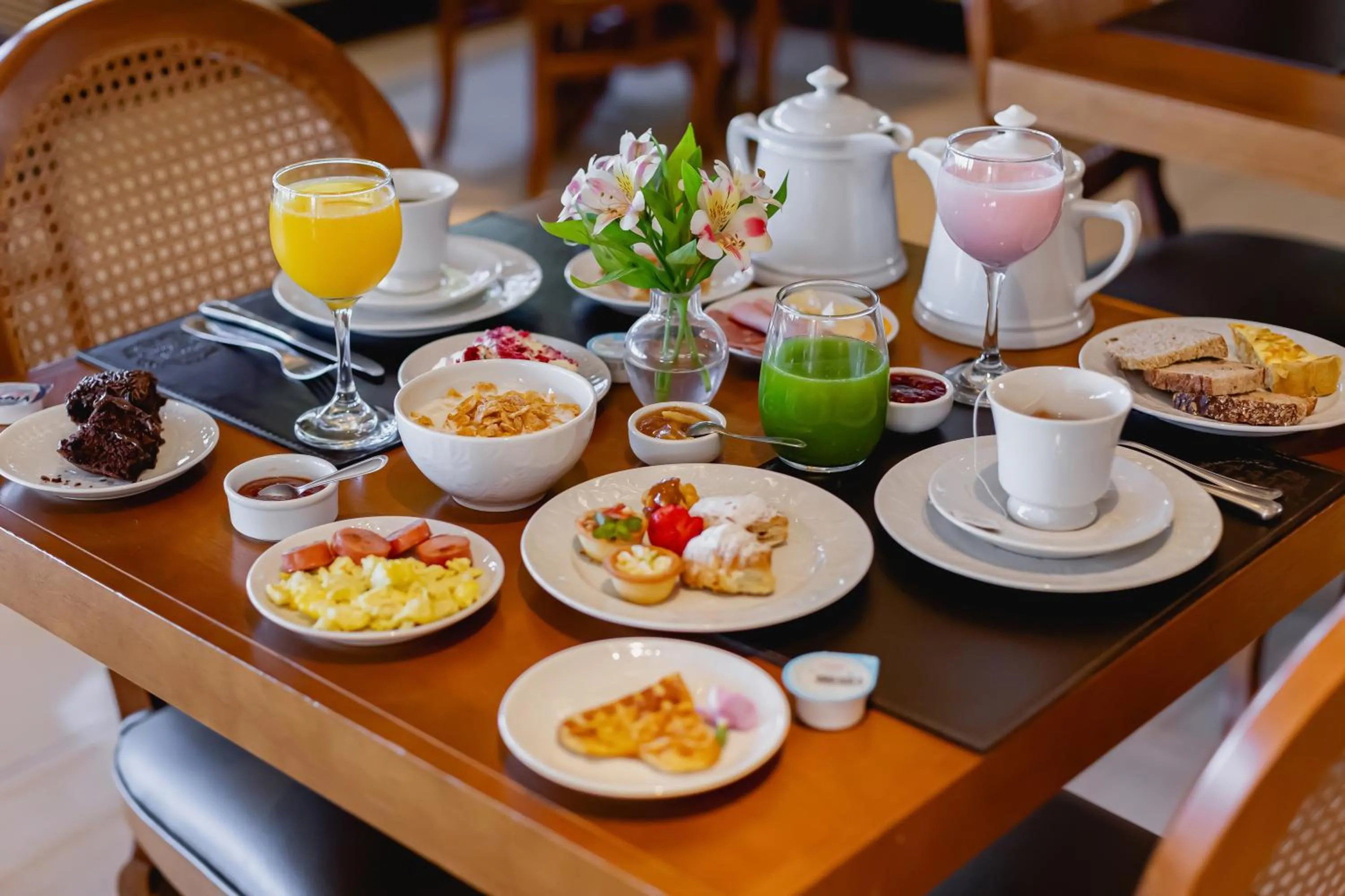 Breakfast in Hotel Jardins da Colina