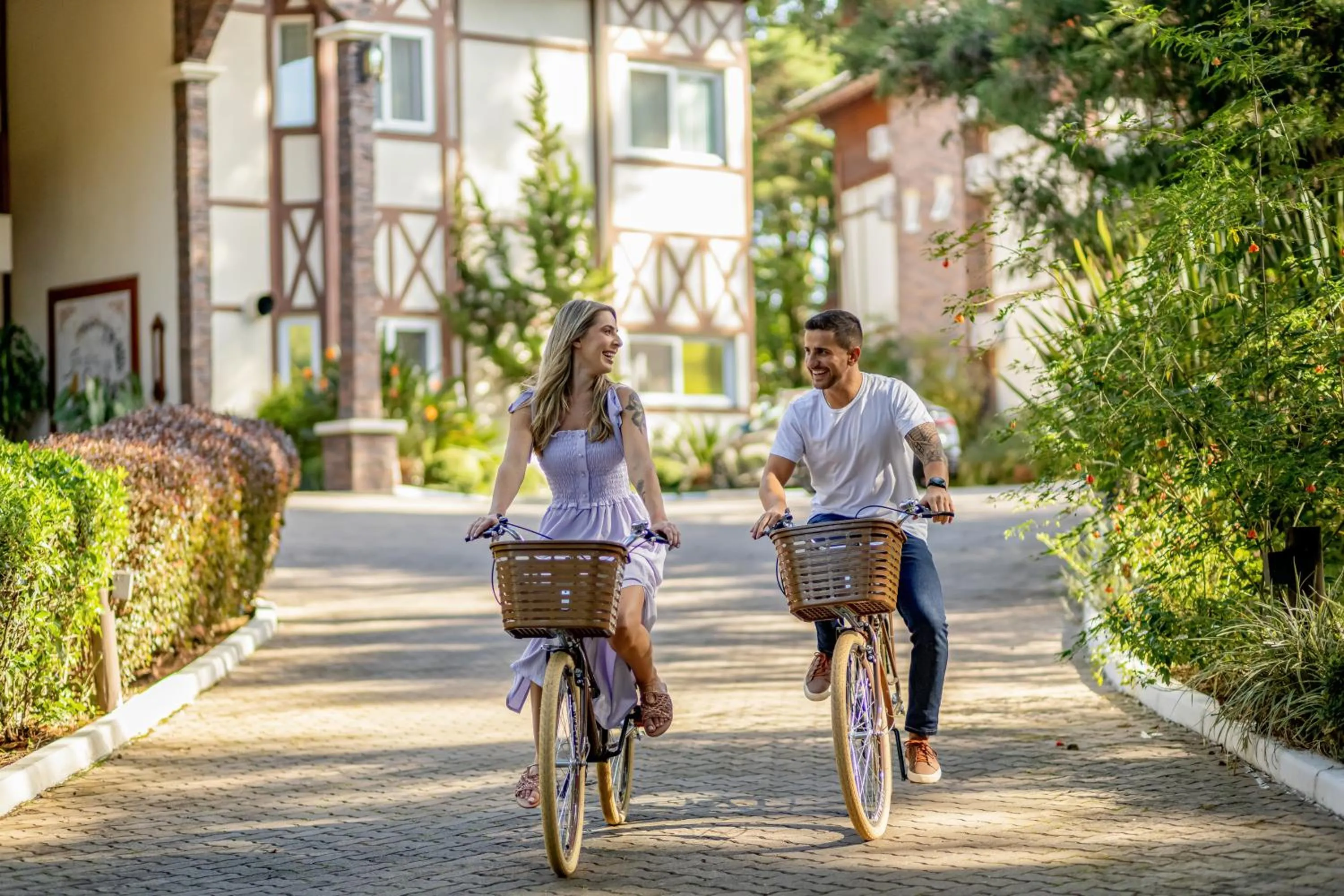 People in Hotel Jardins da Colina