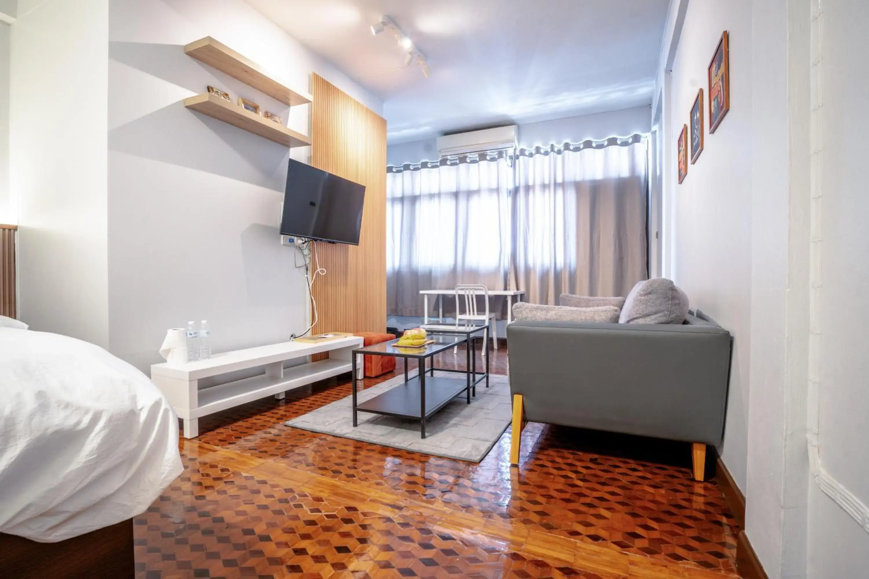 TV and multimedia, Bed in Marhaba House TV and multimedia, Bed in Marhaba House