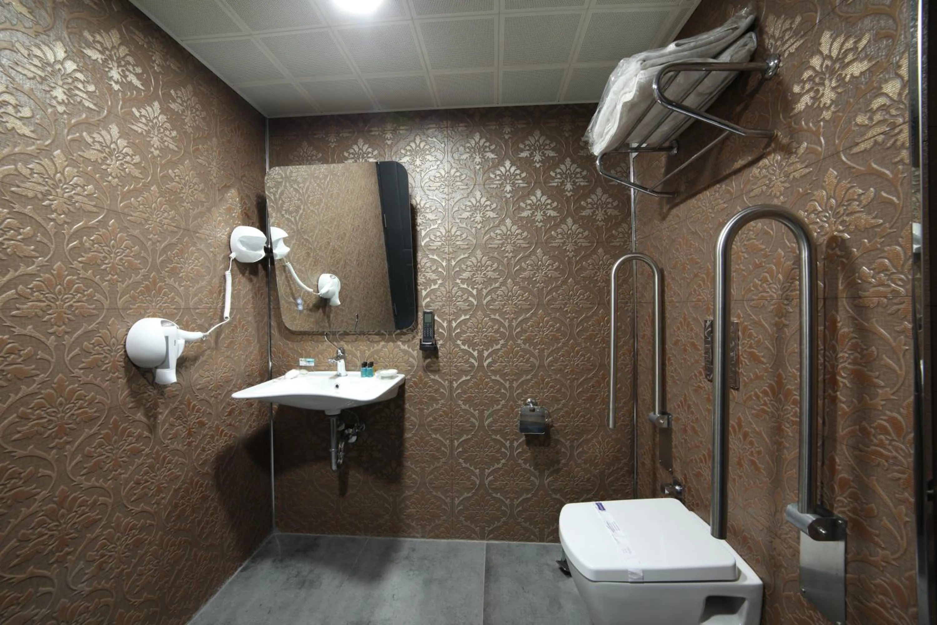 Shower in Hotel Ephesus Istanbul