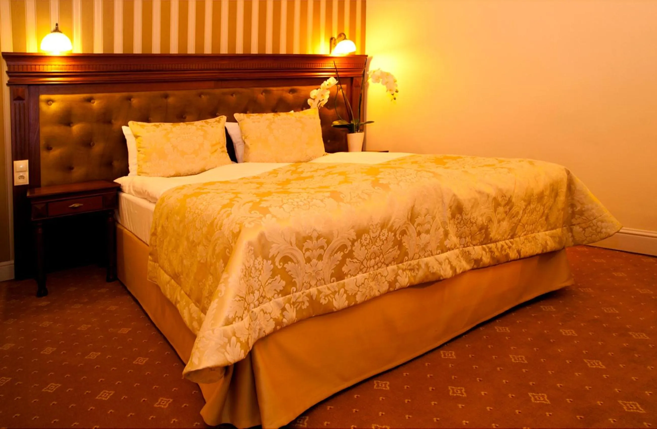 Bed in Hotel Kolegiacki