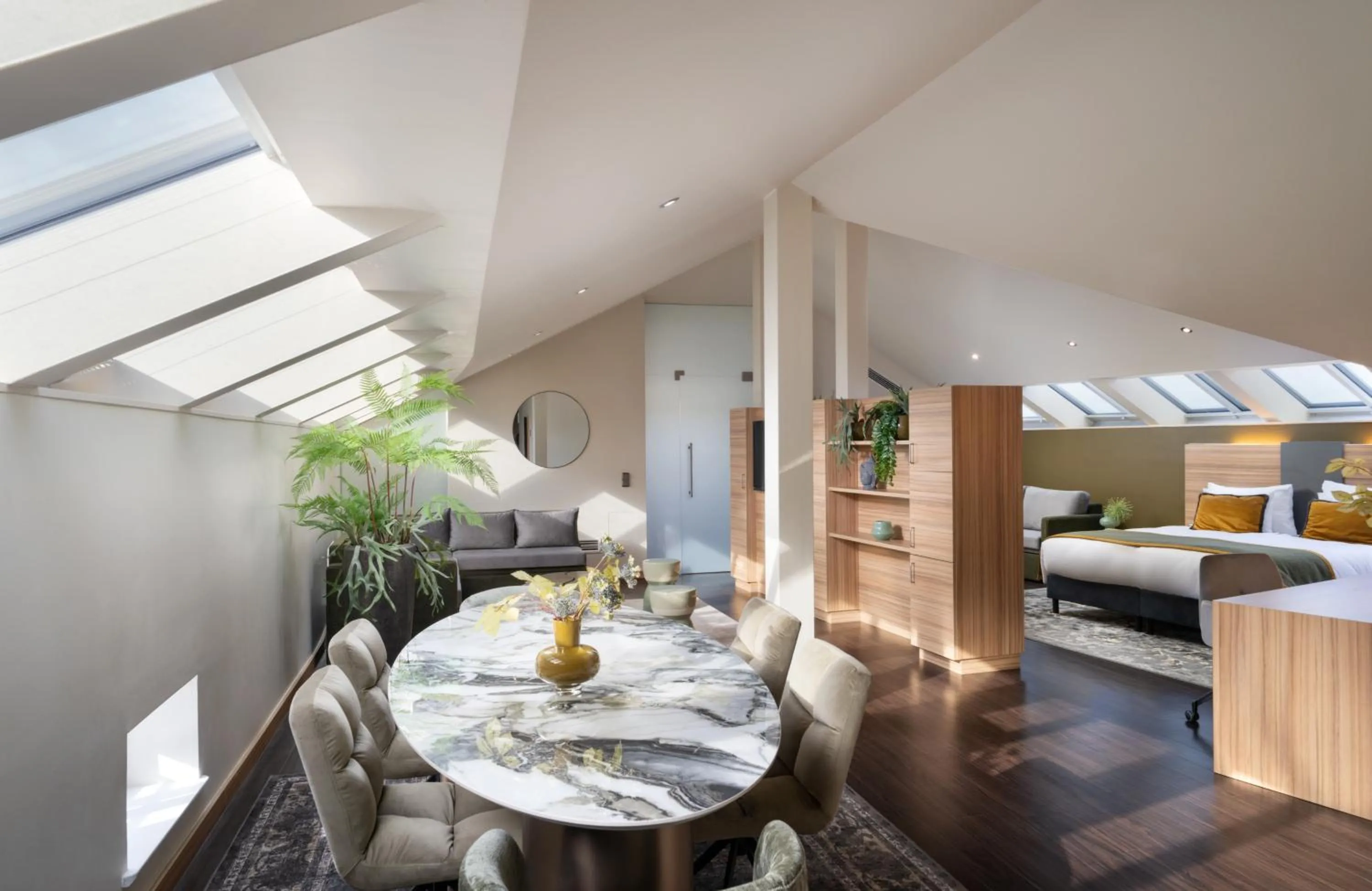 Living room, Bed in Leonardo Boutique Hotel Salzburg Gablerbräu