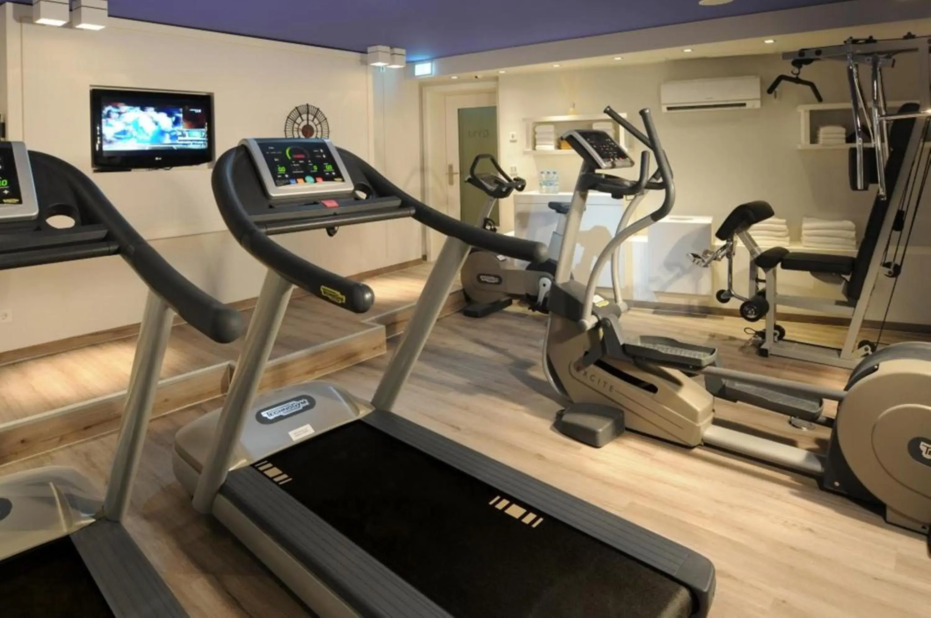 Fitness centre/facilities in Hotel Indigo Berlin – Ku’damm by IHG Fitness centre/facilities in Hotel Indigo Berlin – Ku’damm by IHG