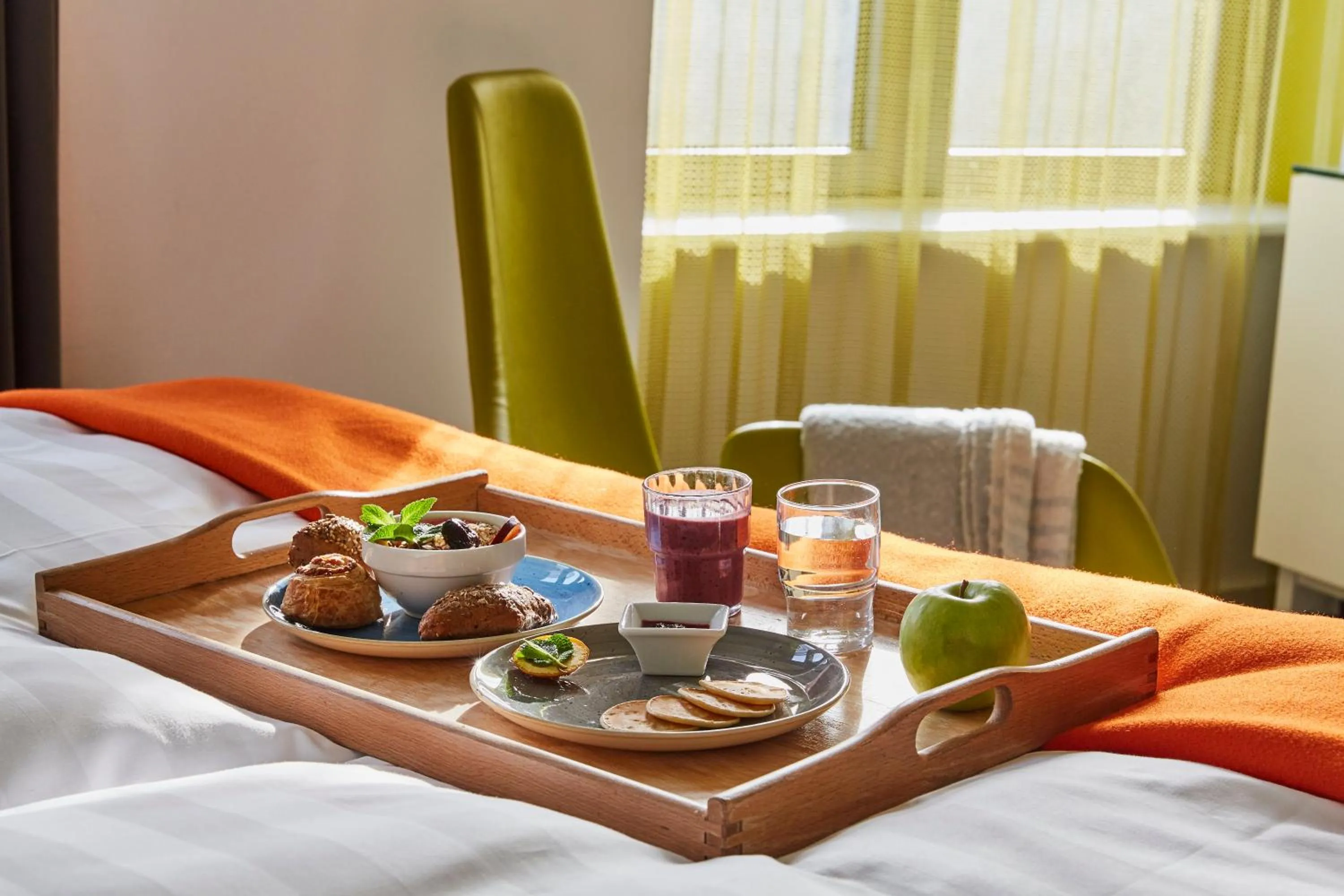 Coffee/tea facilities, Bed in Hotel Indigo Berlin – Ku’damm by IHG