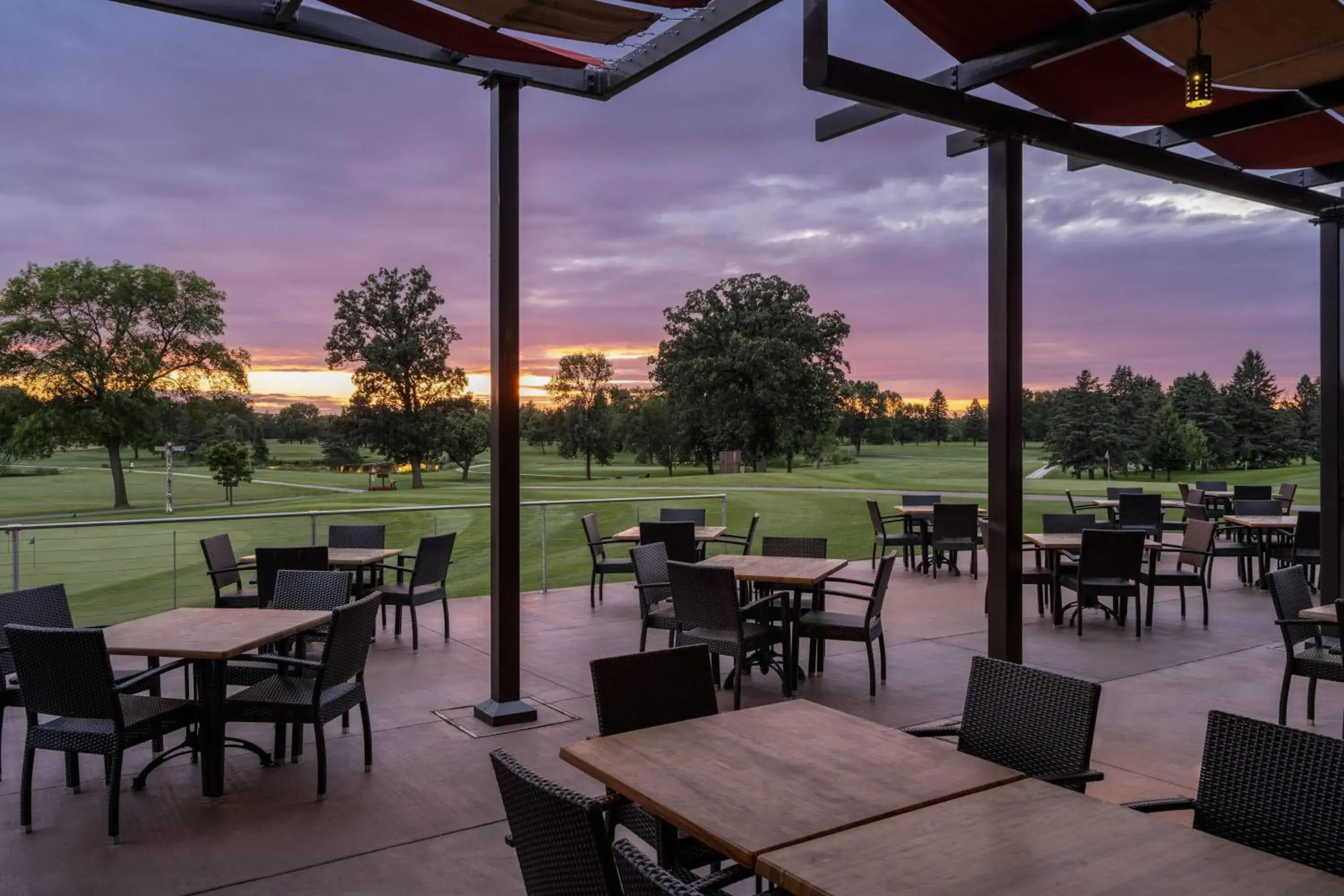 Restaurant/places to eat in Little Crow Resort & Conference, Trademark by Wyndham Restaurant/places to eat in Little Crow Resort & Conference, Trademark by Wyndham