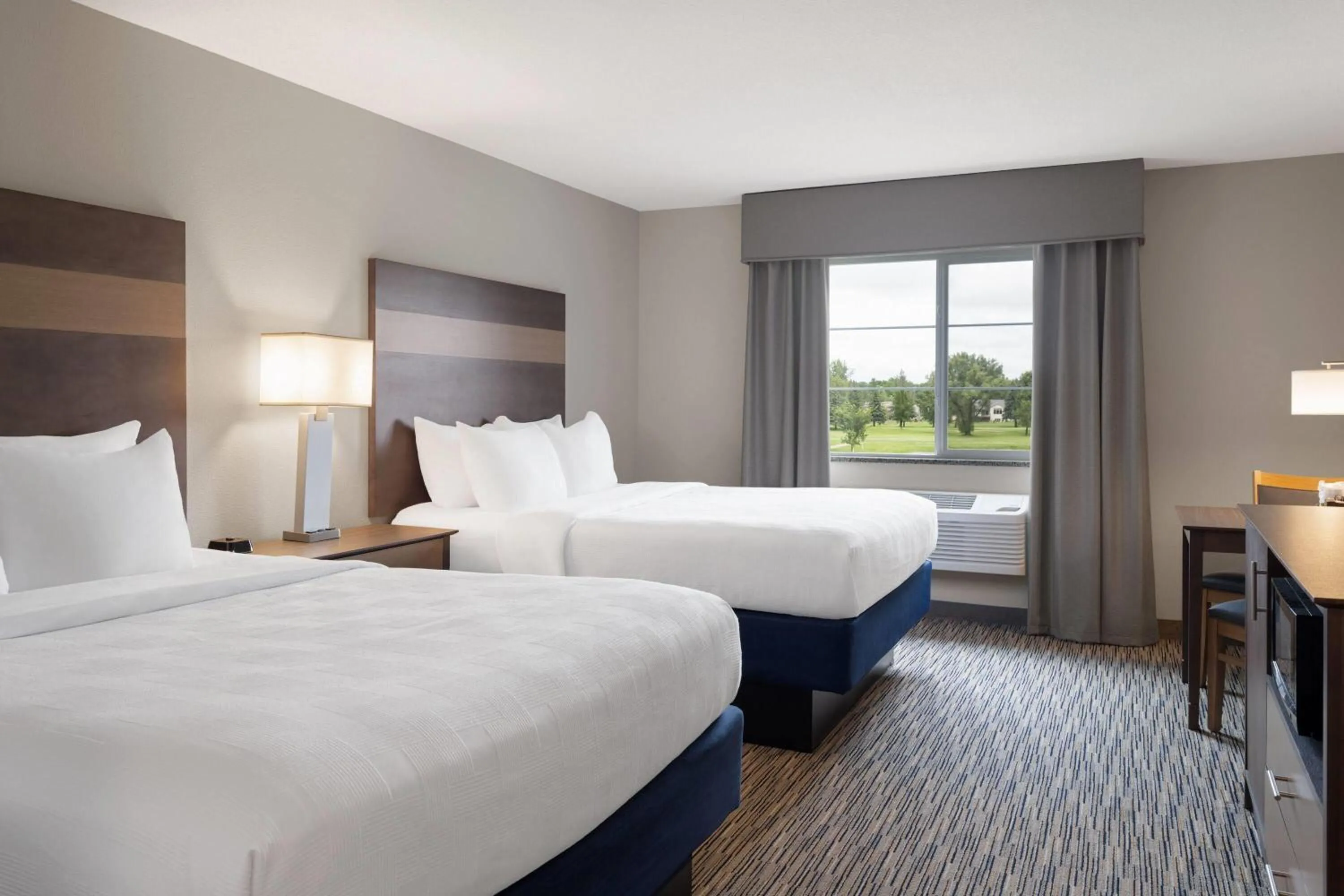 Photo of the whole room, Bed in Little Crow Resort & Conference, Trademark by Wyndham