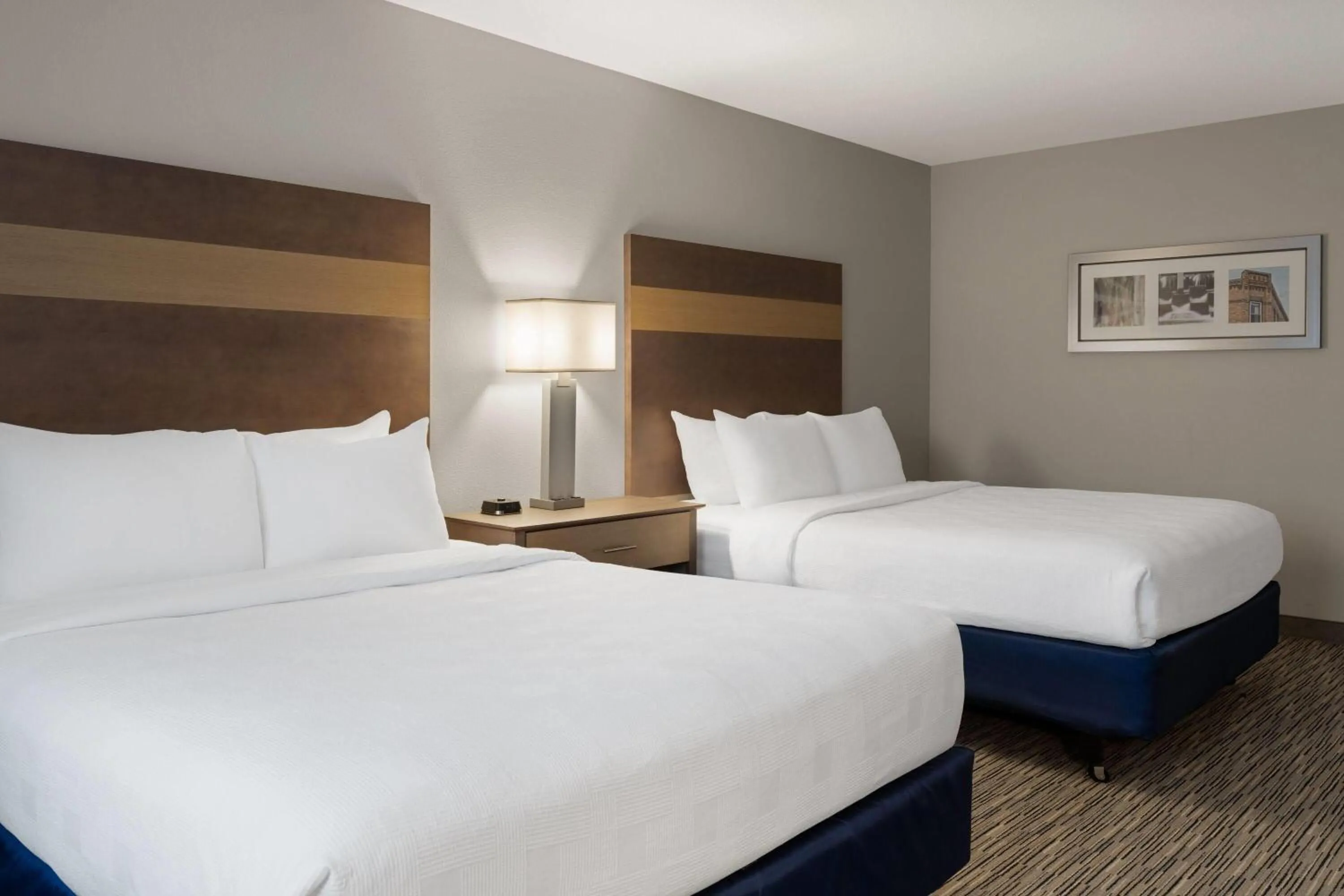 Photo of the whole room, Bed in Little Crow Resort & Conference, Trademark by Wyndham