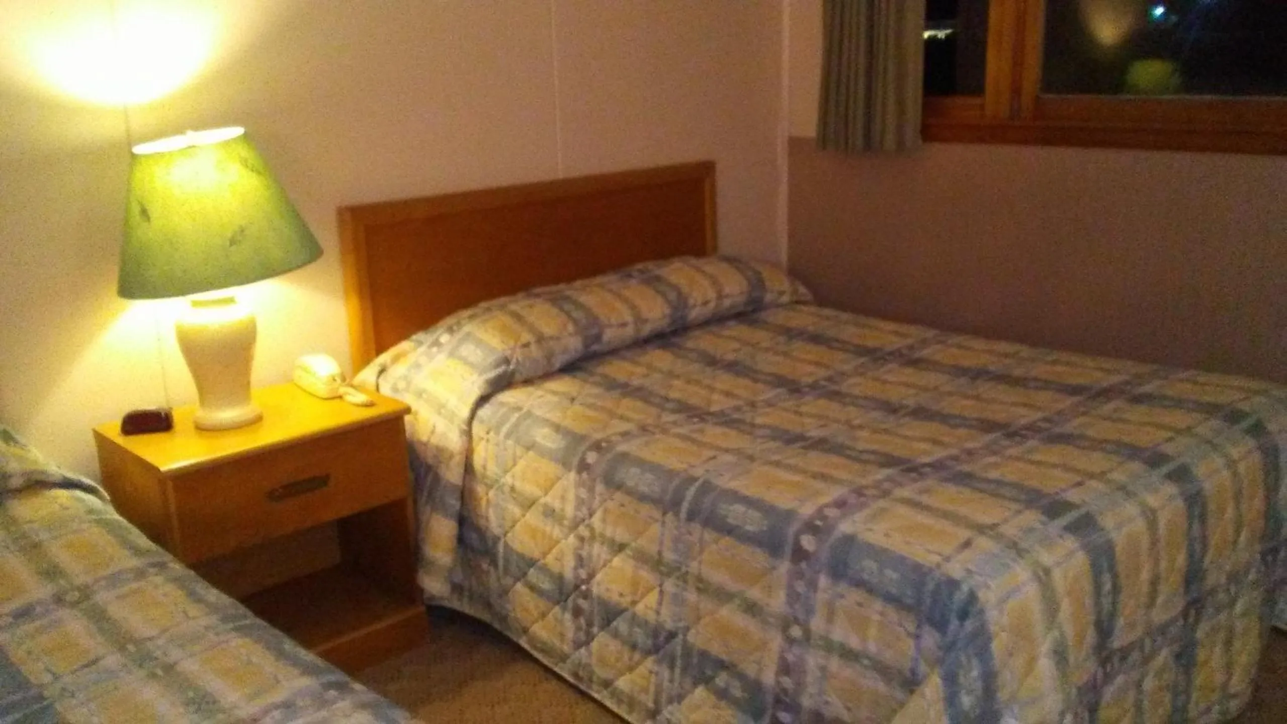 Bed in Catskill Motor Court