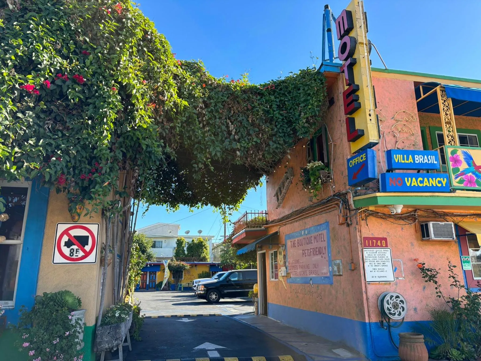 Property building in Villa Brasil Motel