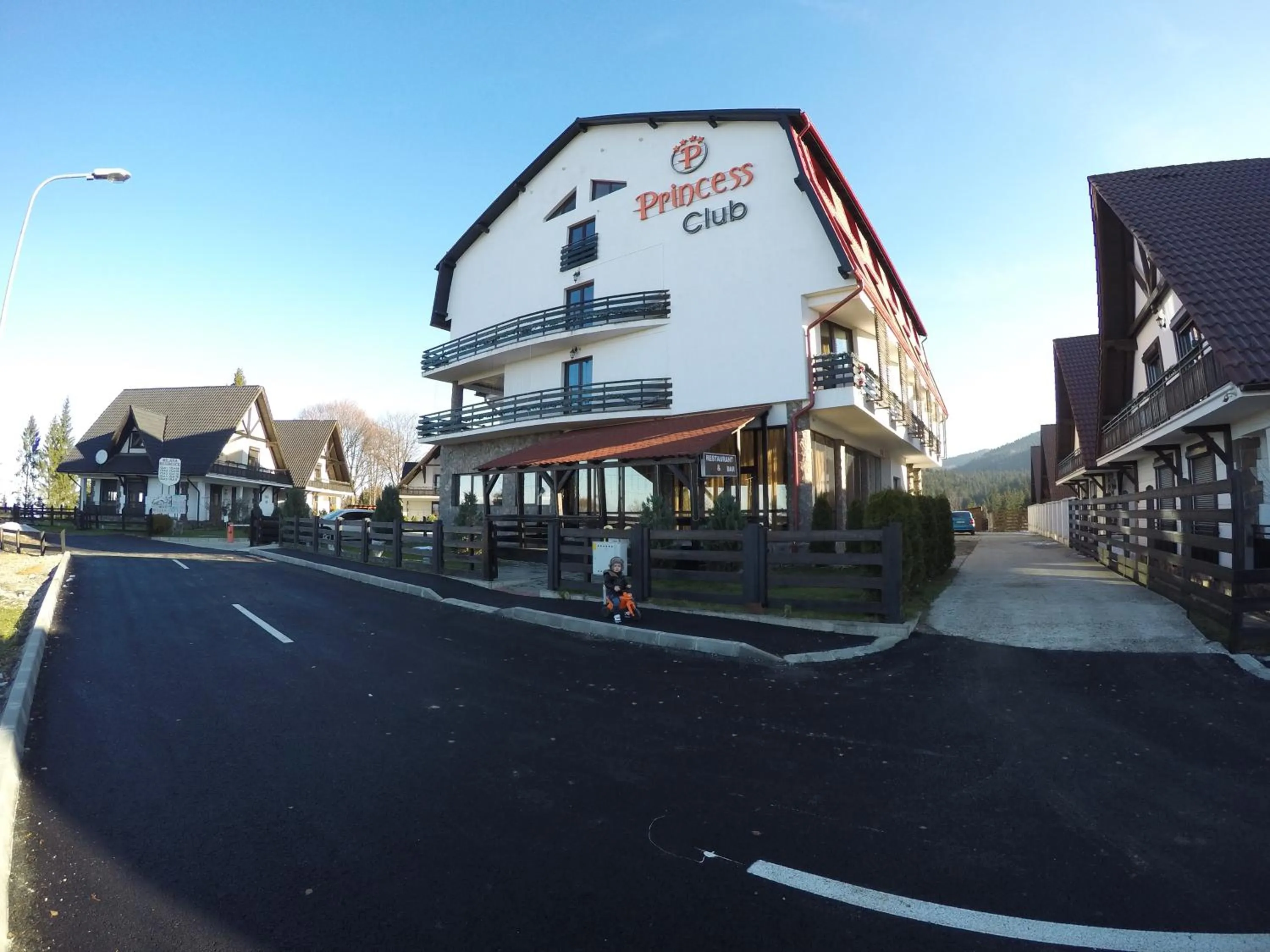 Facade/entrance in Princess Butique